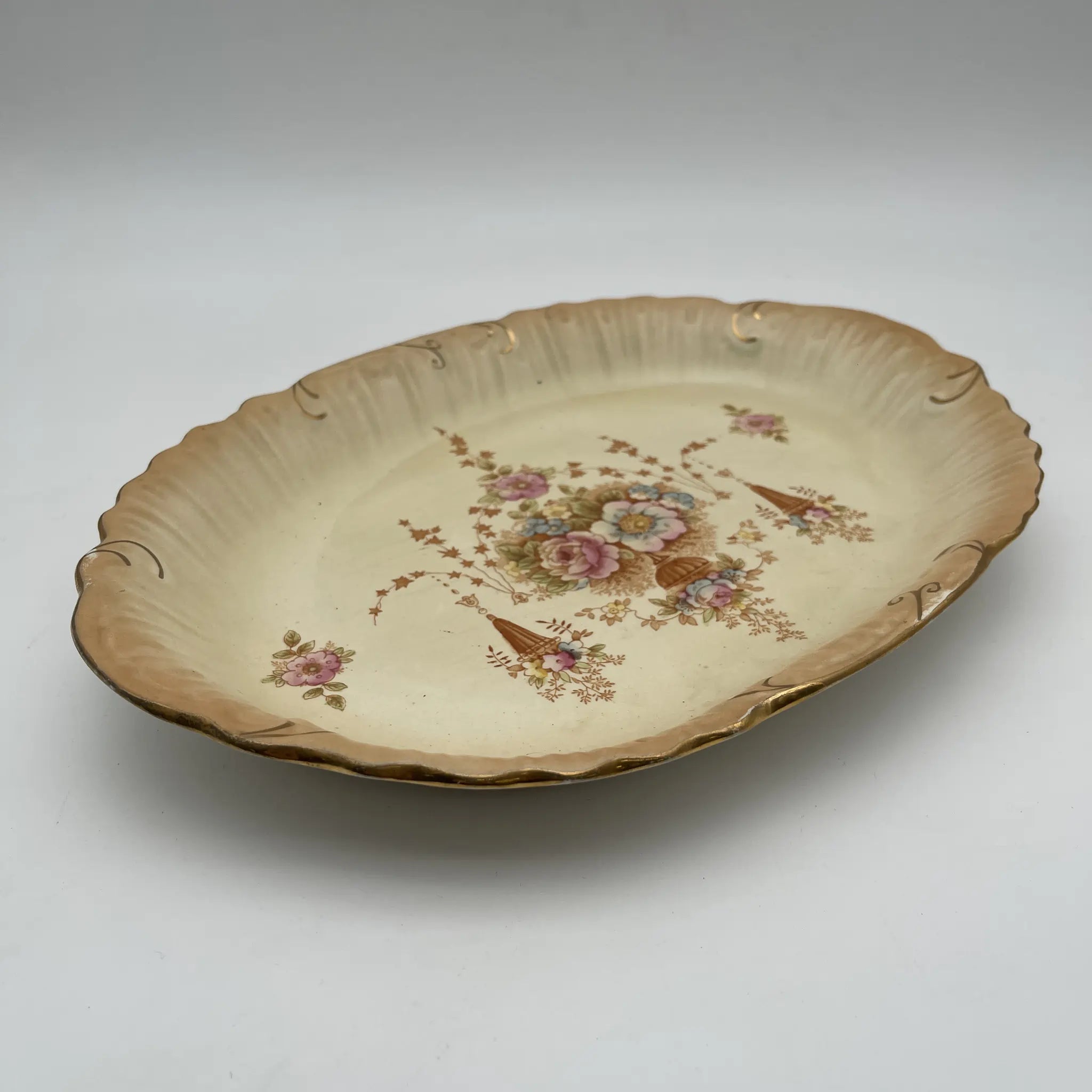 【アンティーク】 サービングプレート (大皿) / Crown Devon (クラウンデボン) / Spring / 1910年代 / 陶器 / イギリス / 銅板転写, 手彩色 金彩