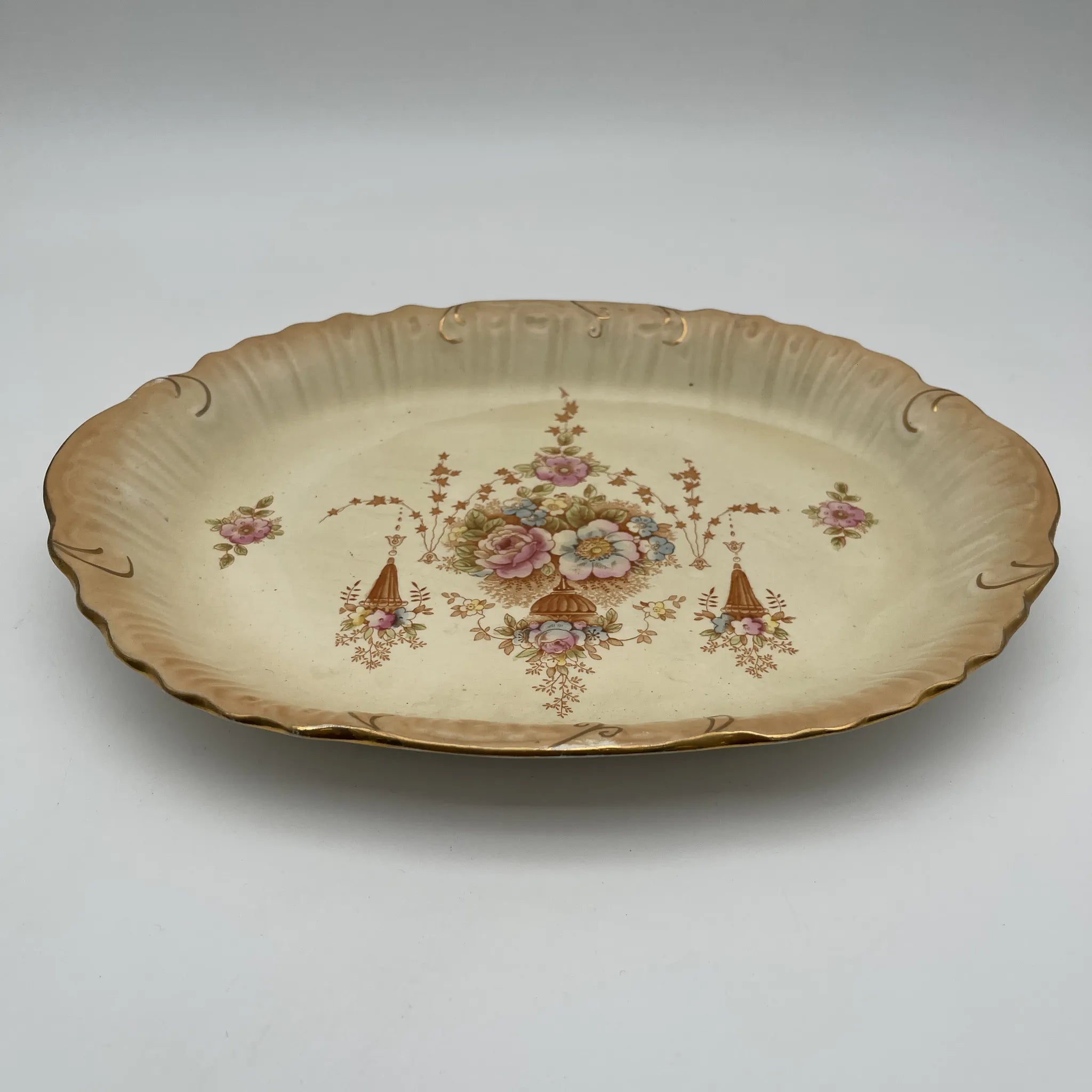 【アンティーク】 サービングプレート (大皿) / Crown Devon (クラウンデボン) / Spring / 1910年代 / 陶器 / イギリス / 銅板転写, 手彩色 金彩