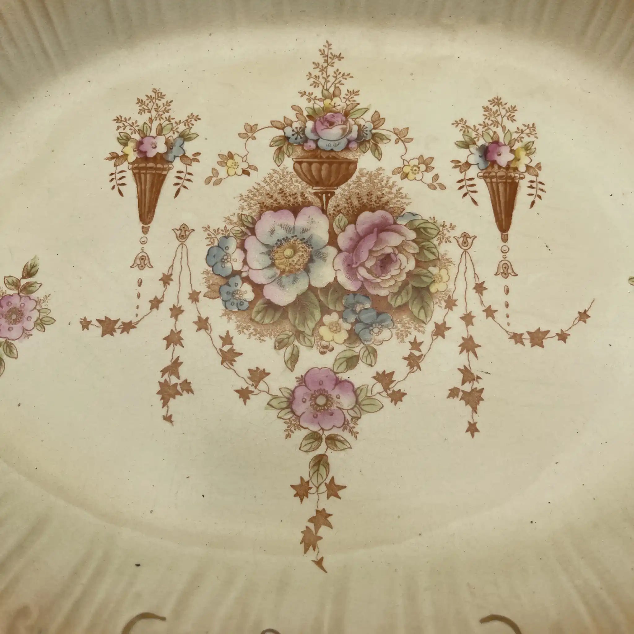 【アンティーク】 サービングプレート (大皿) / Crown Devon (クラウンデボン) / Spring / 1910年代 / 陶器 / イギリス / 銅板転写, 手彩色 金彩