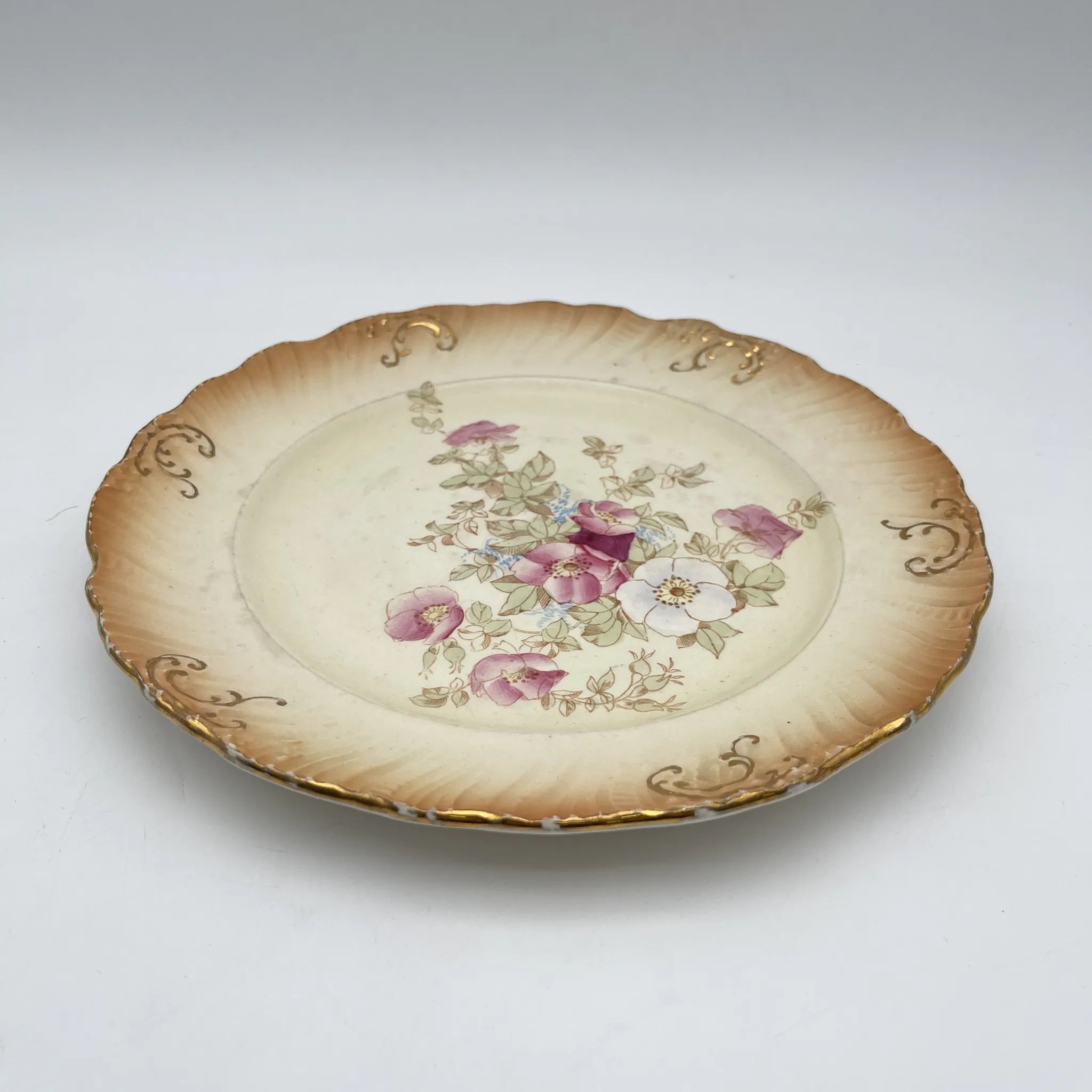 【アンティーク】 ディナープレート (メイン皿) / Crown Devon (クラウンデボン) / 1910年代 / 陶器 / イギリス / 銅板転写, 手彩色 金彩