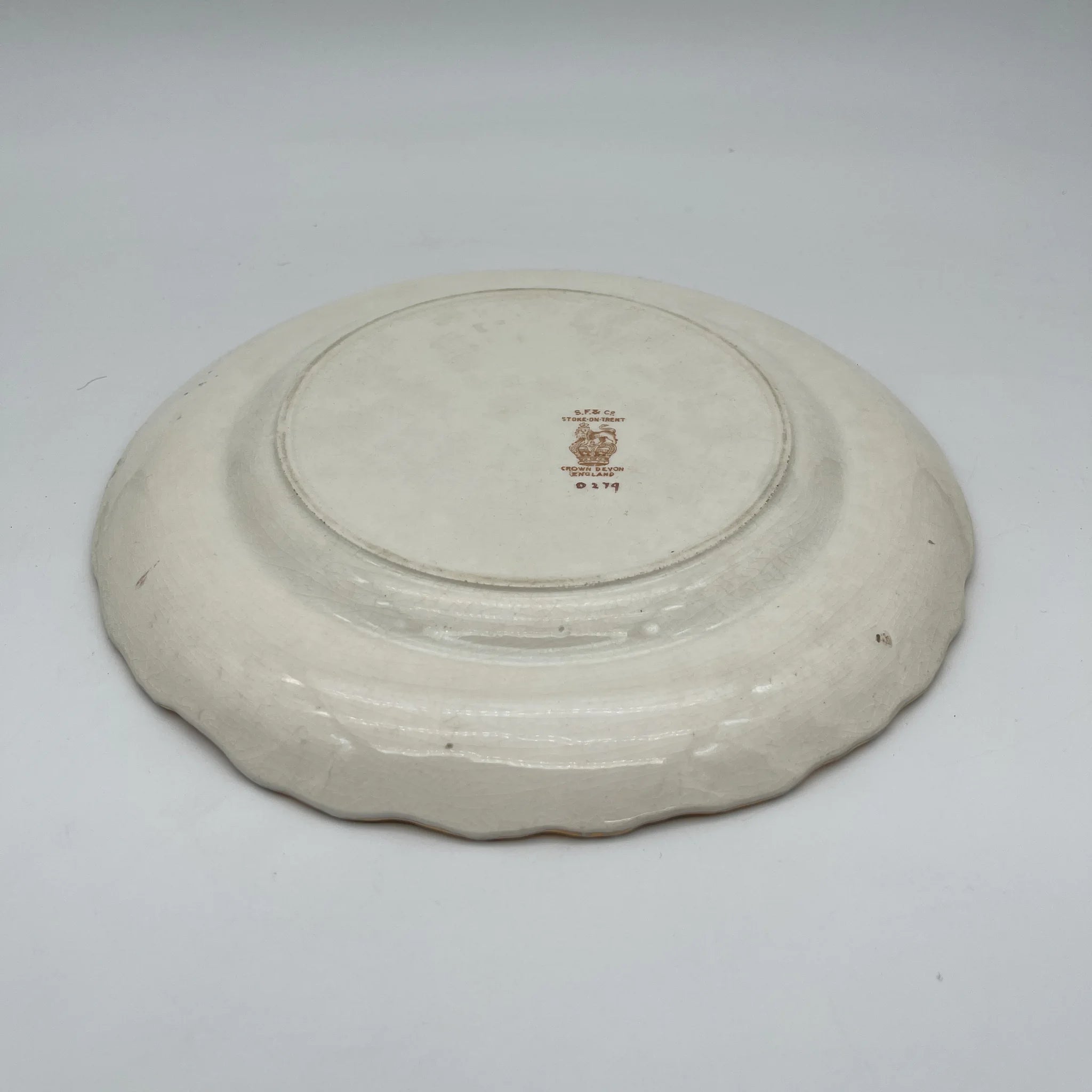 【アンティーク】 ディナープレート (メイン皿) / Crown Devon (クラウンデボン) / 1910年代 / 陶器 / イギリス / 銅板転写, 手彩色 金彩