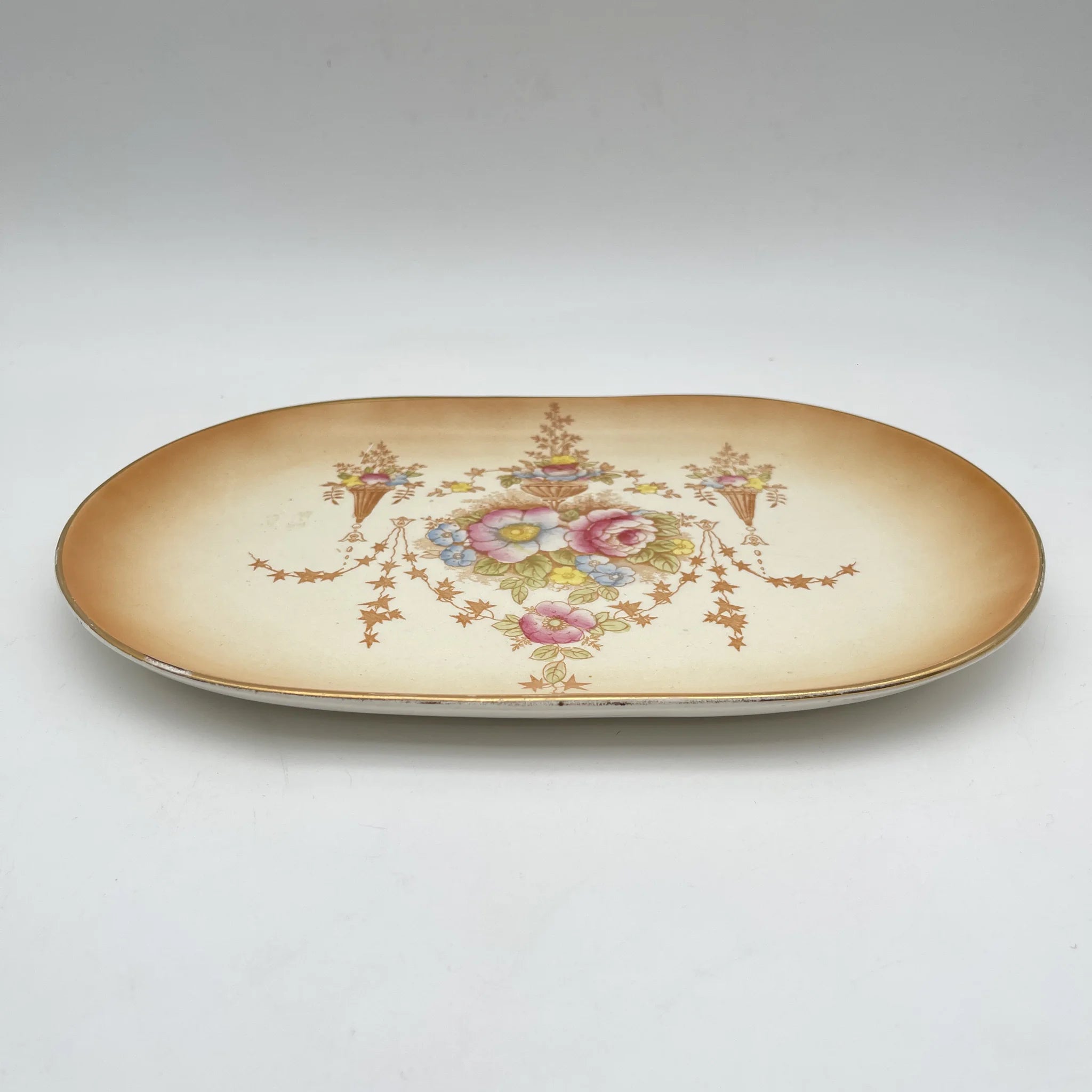 【アンティーク】 サービングプレート (大皿) / Crown Devon (クラウンデボン) / Spring / 1910年代 / 陶器 / イギリス / 銅板転写, 手彩色 金彩