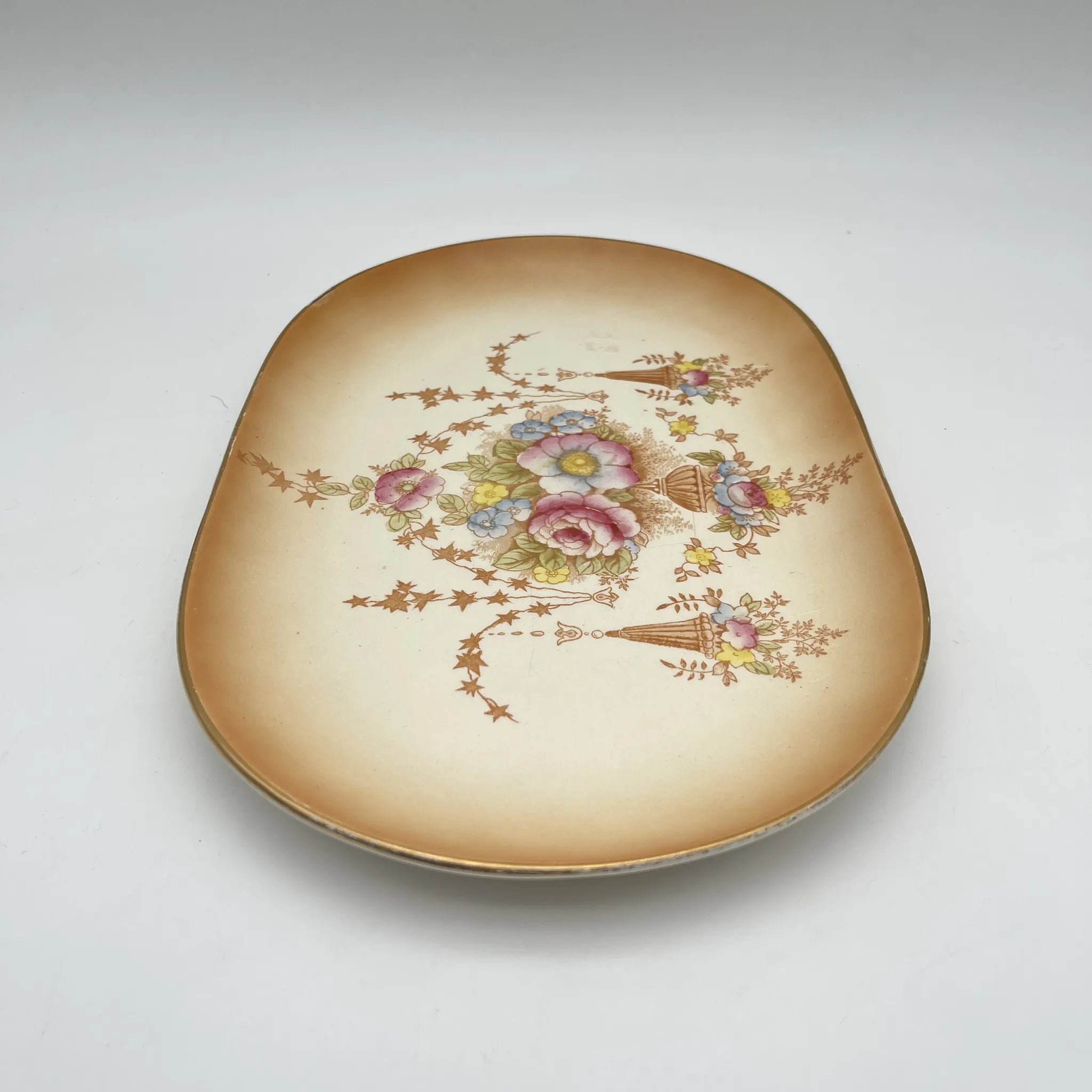 【アンティーク】 サービングプレート (大皿) / Crown Devon (クラウンデボン) / Spring / 1910年代 / 陶器 / イギリス / 銅板転写, 手彩色 金彩