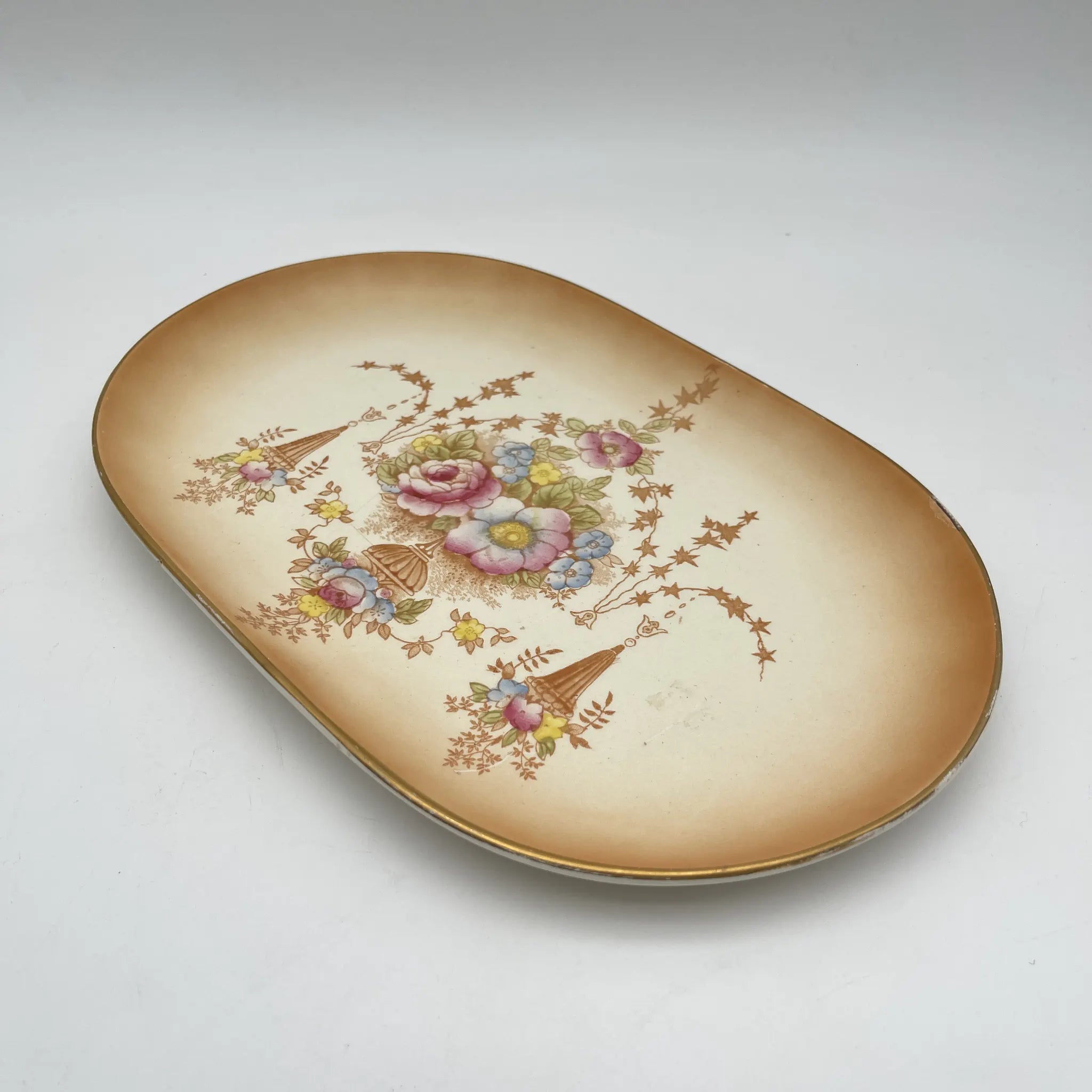 【アンティーク】 サービングプレート (大皿) / Crown Devon (クラウンデボン) / Spring / 1910年代 / 陶器 / イギリス / 銅板転写, 手彩色 金彩