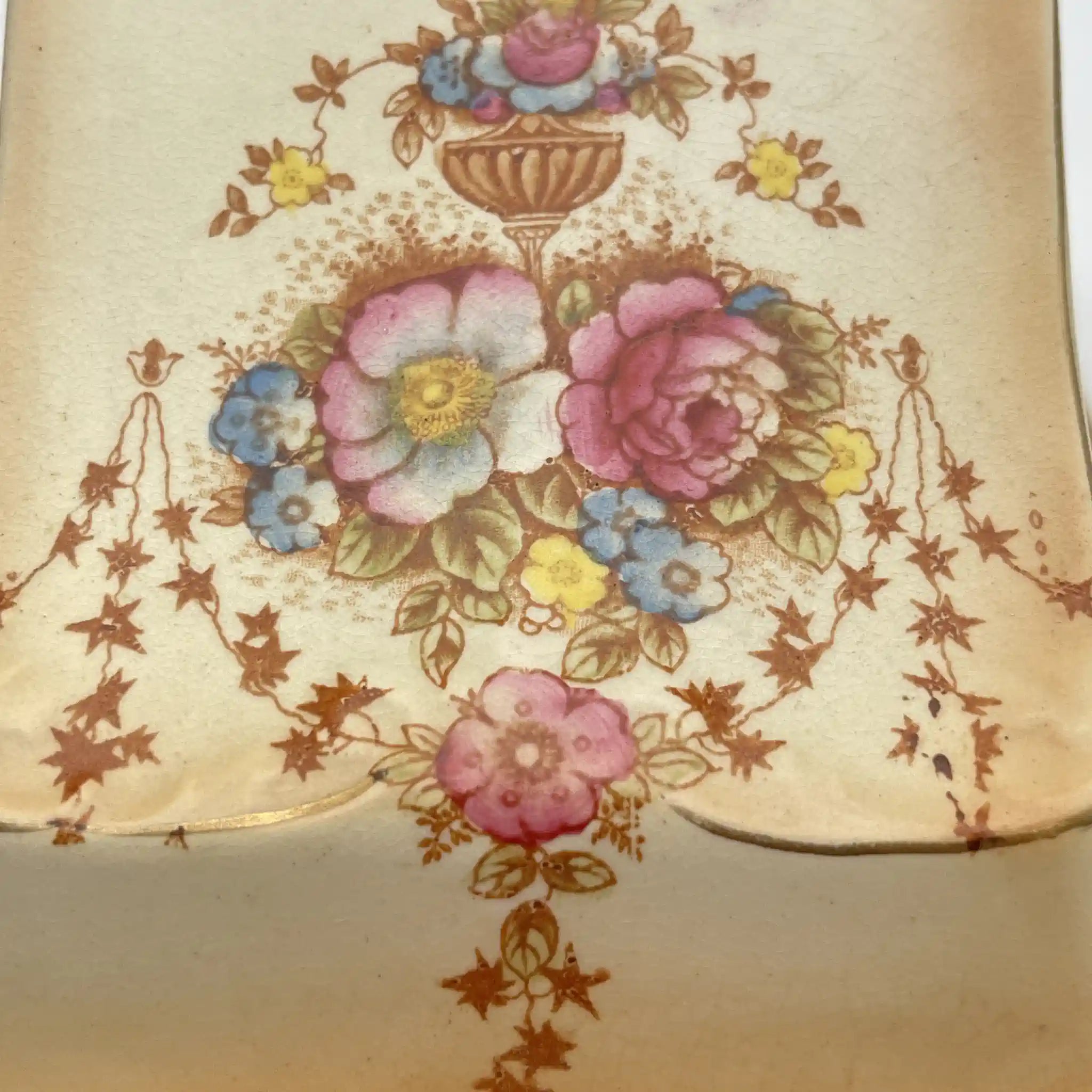 【アンティーク】 チーズ・バターディッシュ (チーズ・バターケース) / Crown Devon (クラウンデボン) / Spring / 1910-1920年代 / 陶器 / イギリス / 銅板転写, 手彩色 金彩