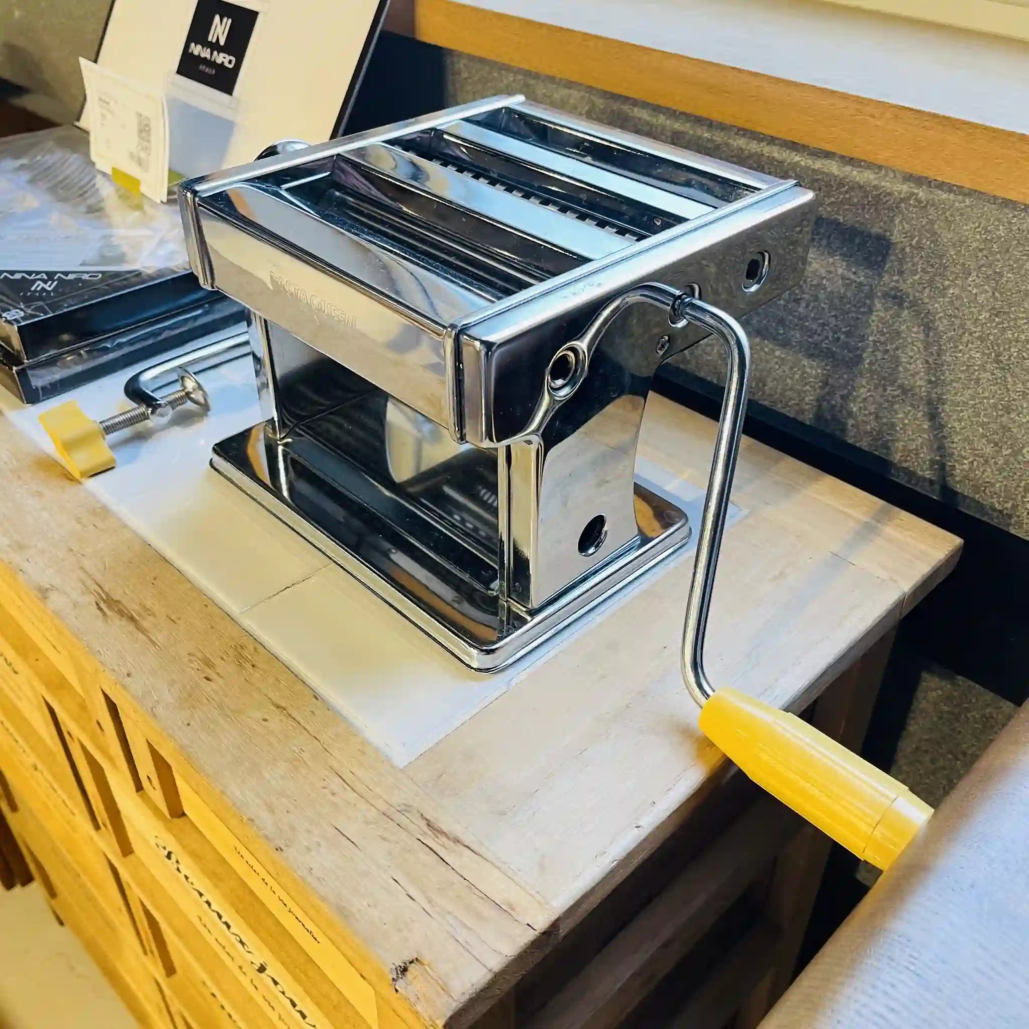 【リユース】 パスタメーカー / PASTA QUEEN / イタリア / 固定用 クランプ付き未使用