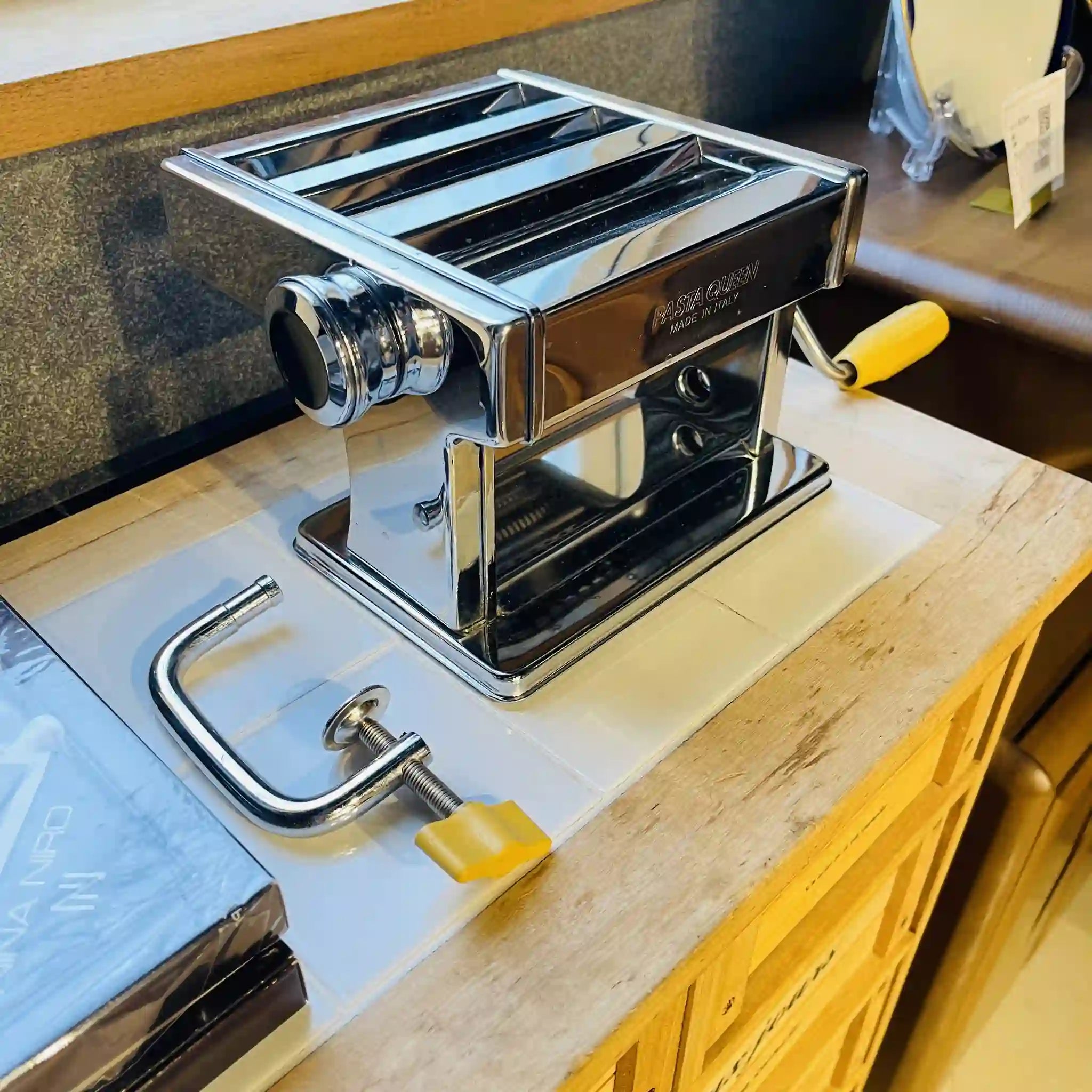 【リユース】 パスタメーカー / PASTA QUEEN / イタリア / 固定用 クランプ付き未使用