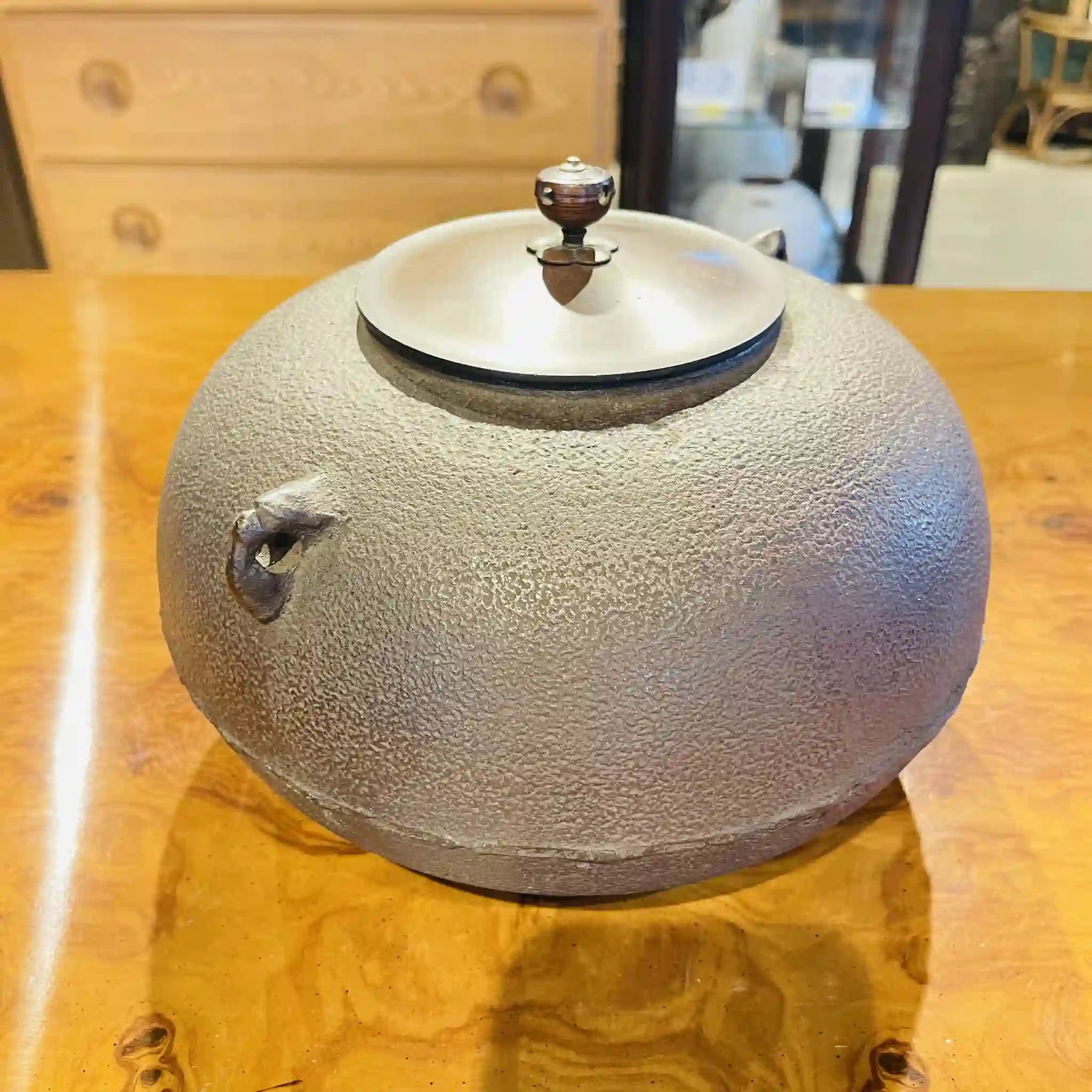 【骨董品】 茶道具 / 風炉釜 平丸 / 未使用,箱あり