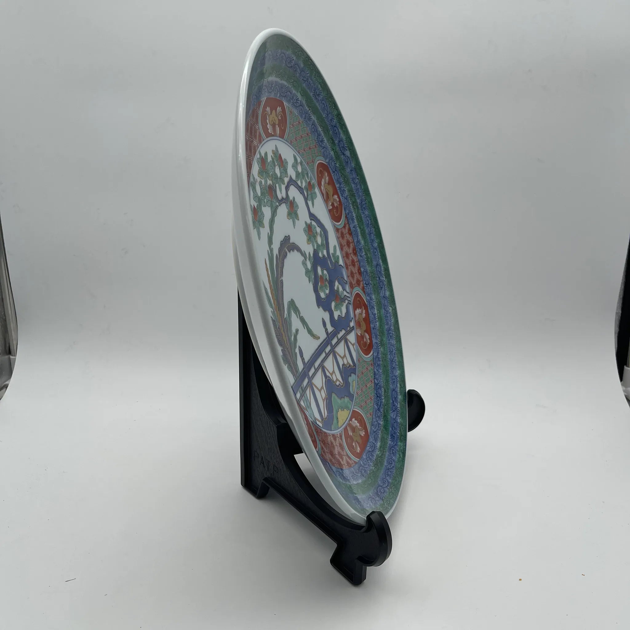 【骨董品】 飾皿 皿立て付 / 有田焼 / 松九寿門 綿桃花絵 / Bone China / 日本 / 未使用