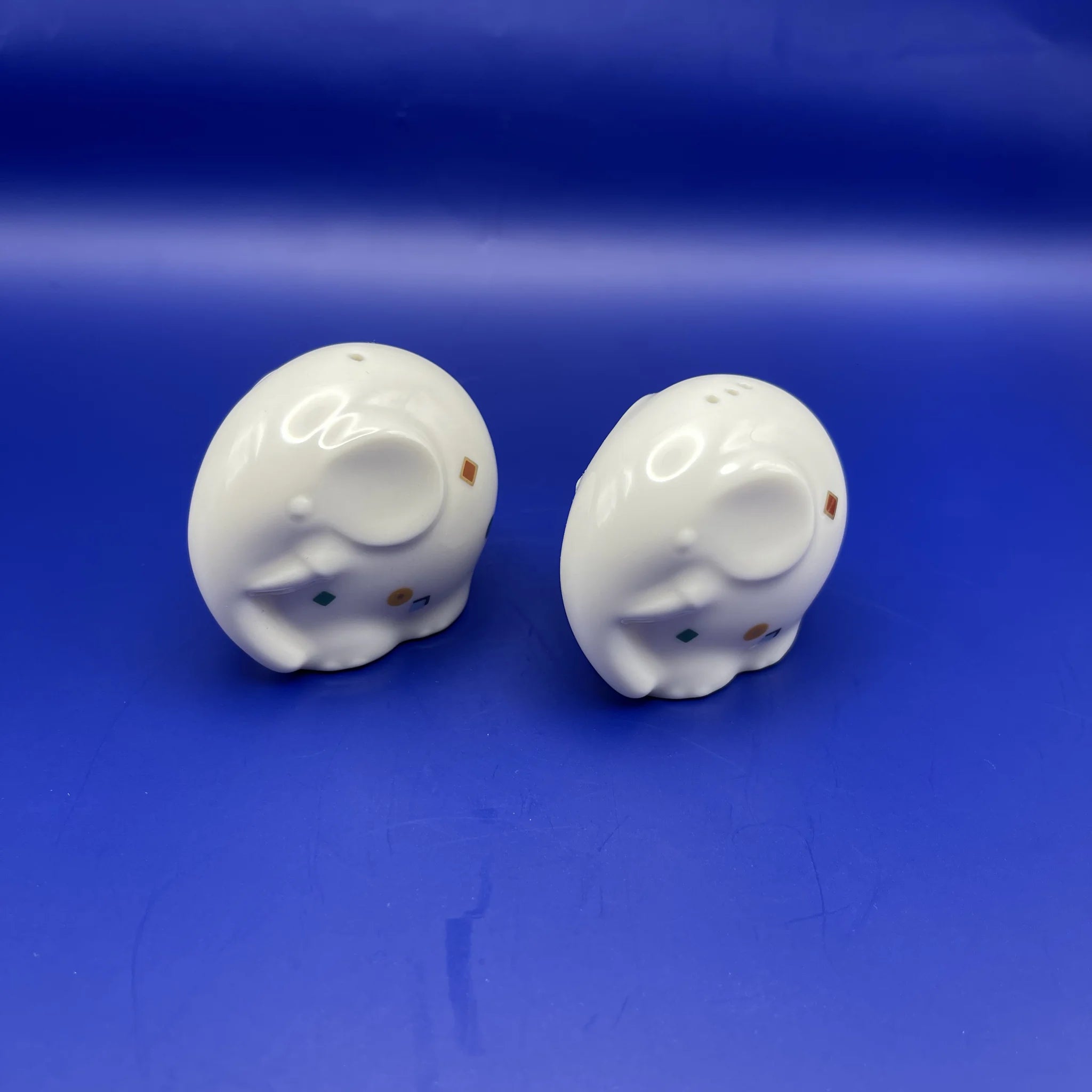 【リユース】 スパイスボトル / NARUMI(ナルミ) / ゾウ / Bone China / 日本 / 未使用 / 箱付き