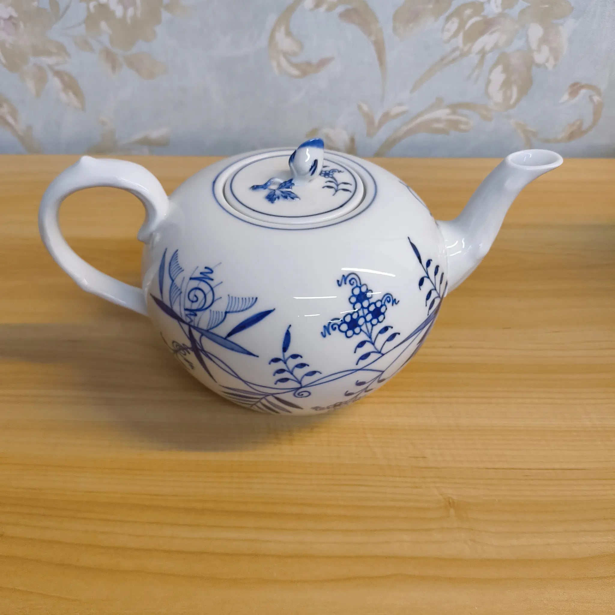 【リユース】 ティーセット (ティーポット, クリーマー, シュガーポット) / Meissen (マイセン) / Blue Onion / 推定20C後期 / 磁器 / ドイツ