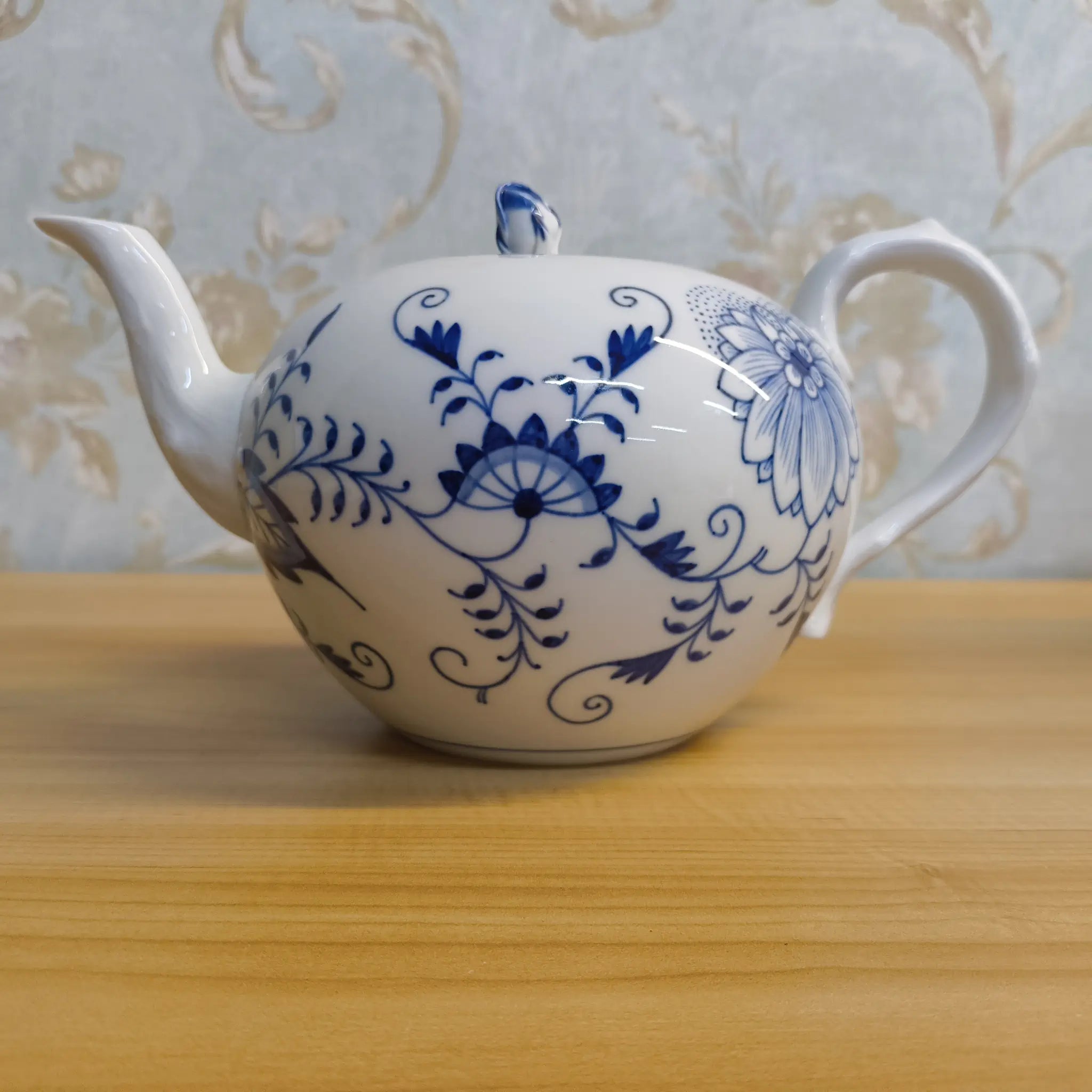 【リユース】 ティーセット (ティーポット, クリーマー, シュガーポット) / Meissen (マイセン) / Blue Onion / 推定20C後期 / 磁器 / ドイツ