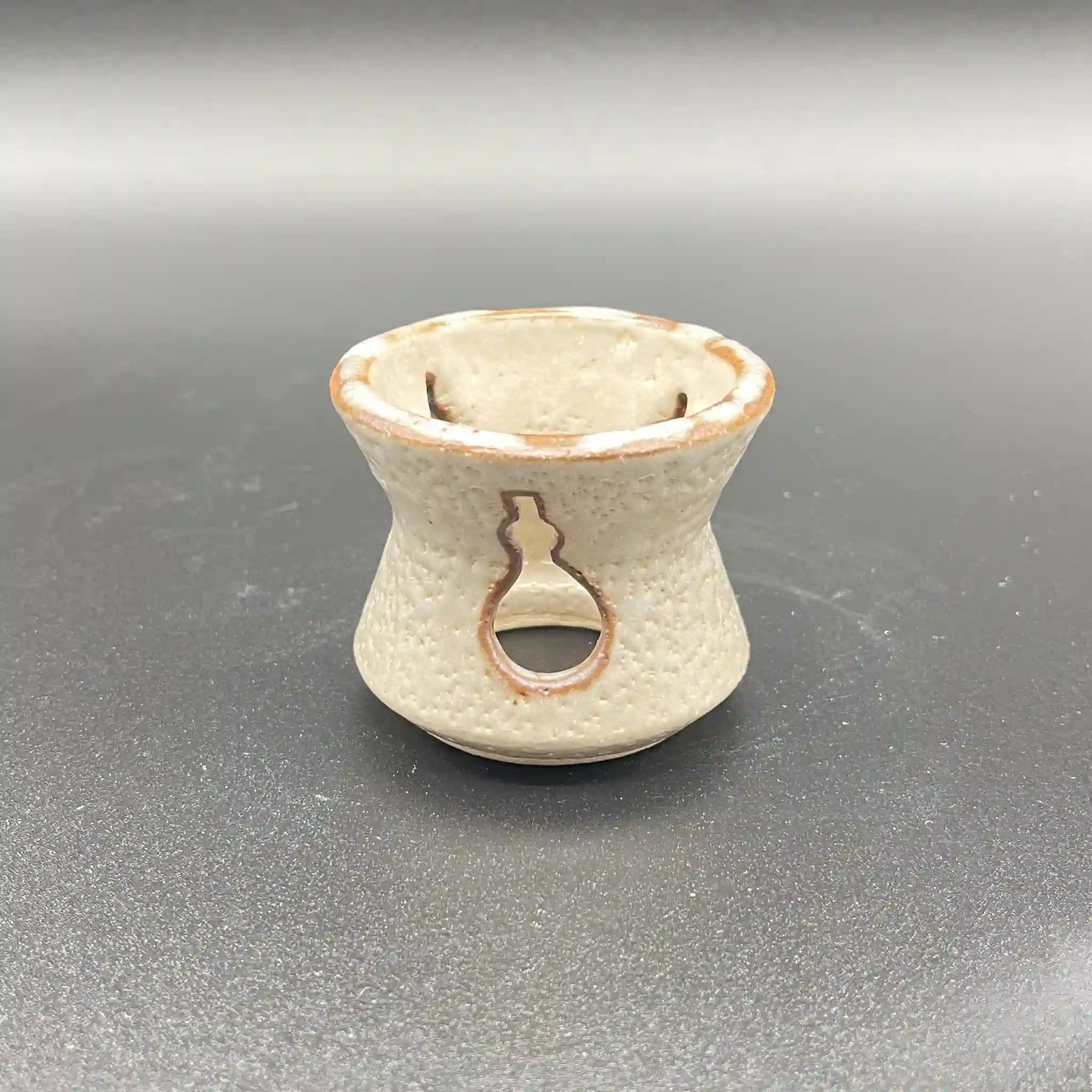 【骨董品】 茶道具一式 / 茶棚,茶碗,茶入れ,薄茶 ,茶筅,茶杓,建水,蓋置,箱,未使用