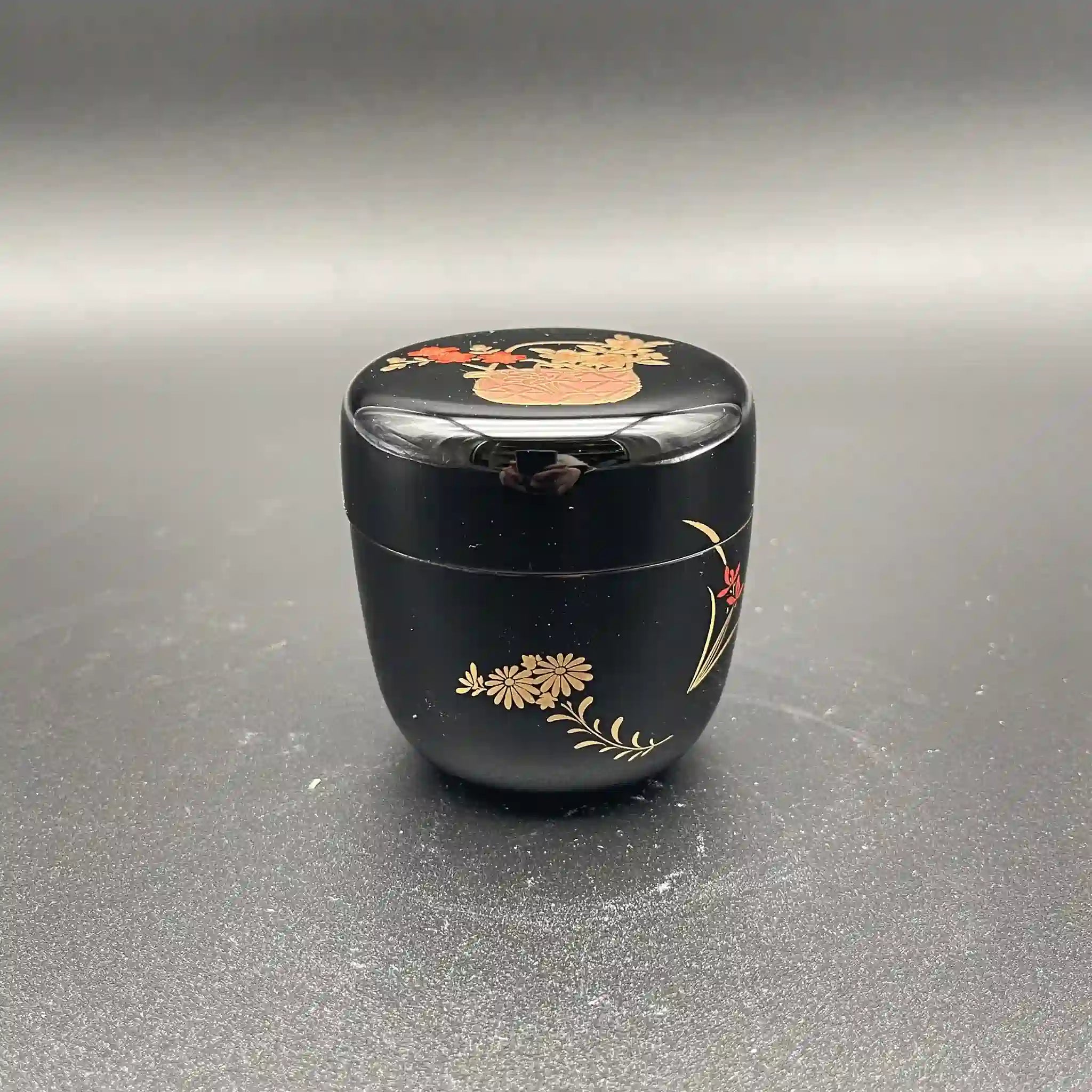 【骨董品】 茶道具一式 / 茶棚,茶碗,茶入れ,薄茶 ,茶筅,茶杓,建水,蓋置,箱,未使用