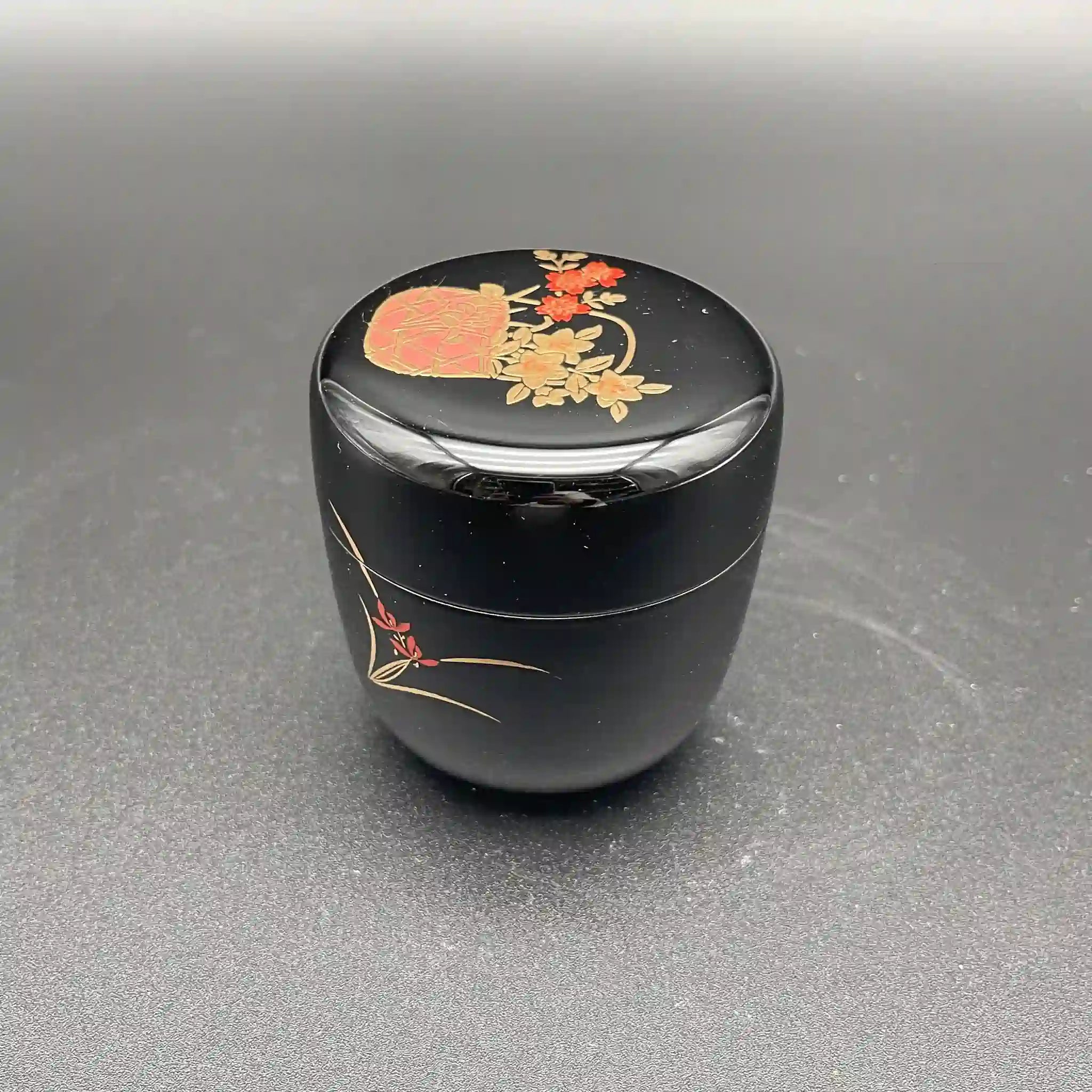 【骨董品】 茶道具一式 / 茶棚,茶碗,茶入れ,薄茶 ,茶筅,茶杓,建水,蓋置,箱,未使用