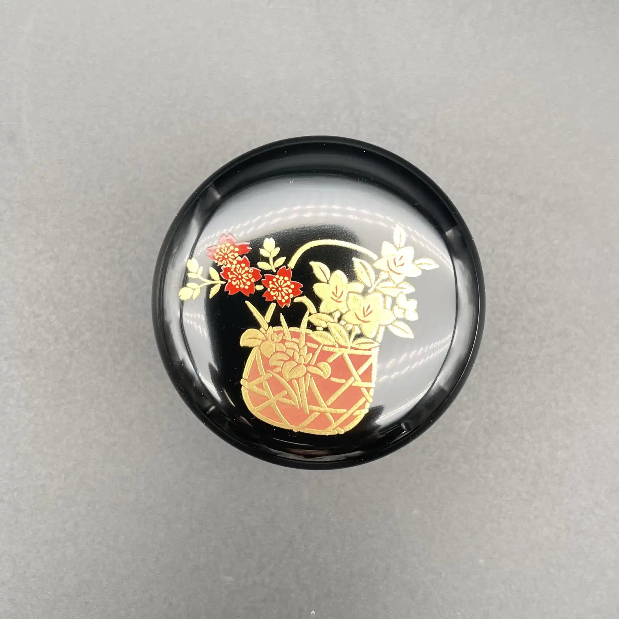 【骨董品】 茶道具一式 / 茶棚,茶碗,茶入れ,薄茶 ,茶筅,茶杓,建水,蓋置,箱,未使用