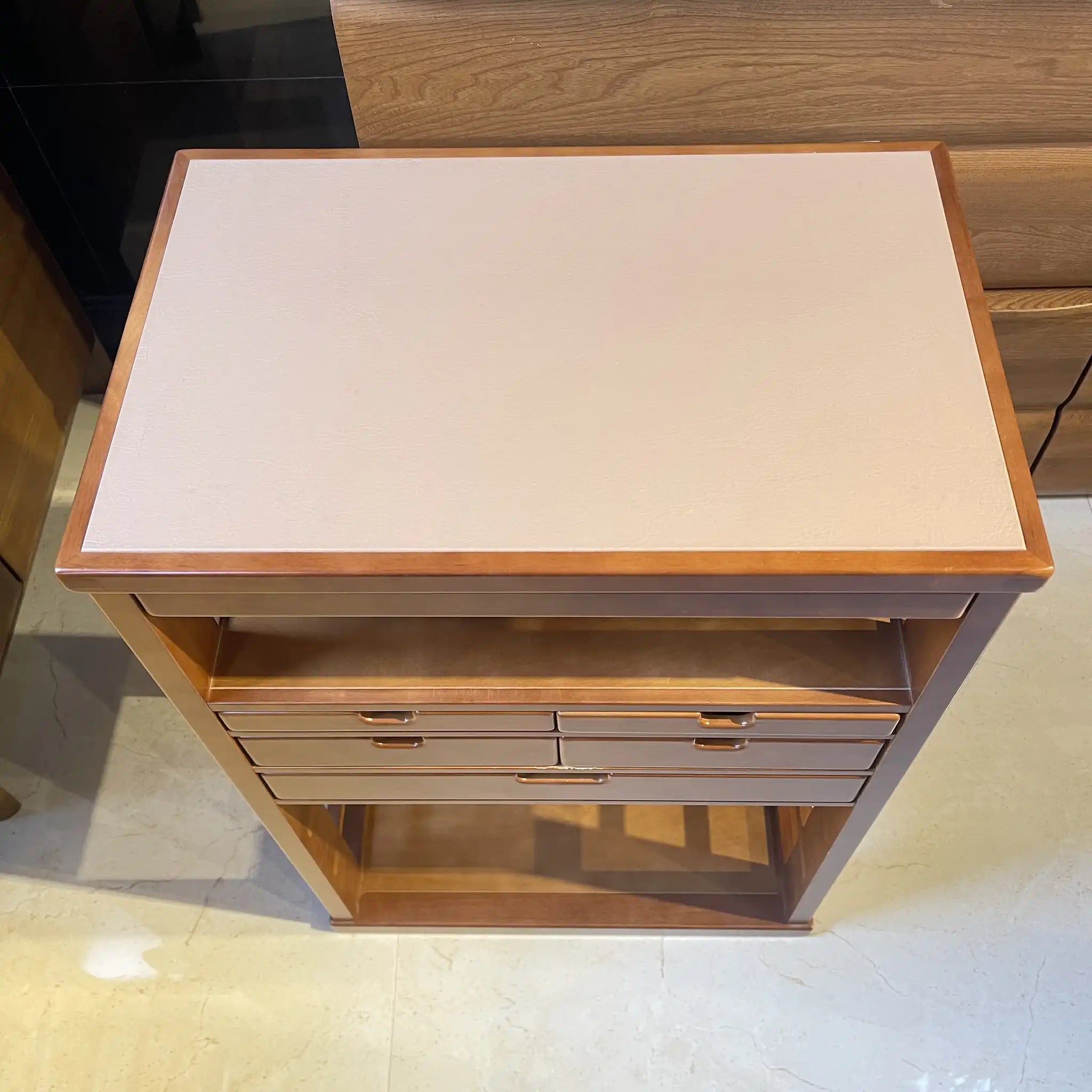 【リユース】 多段チェスト