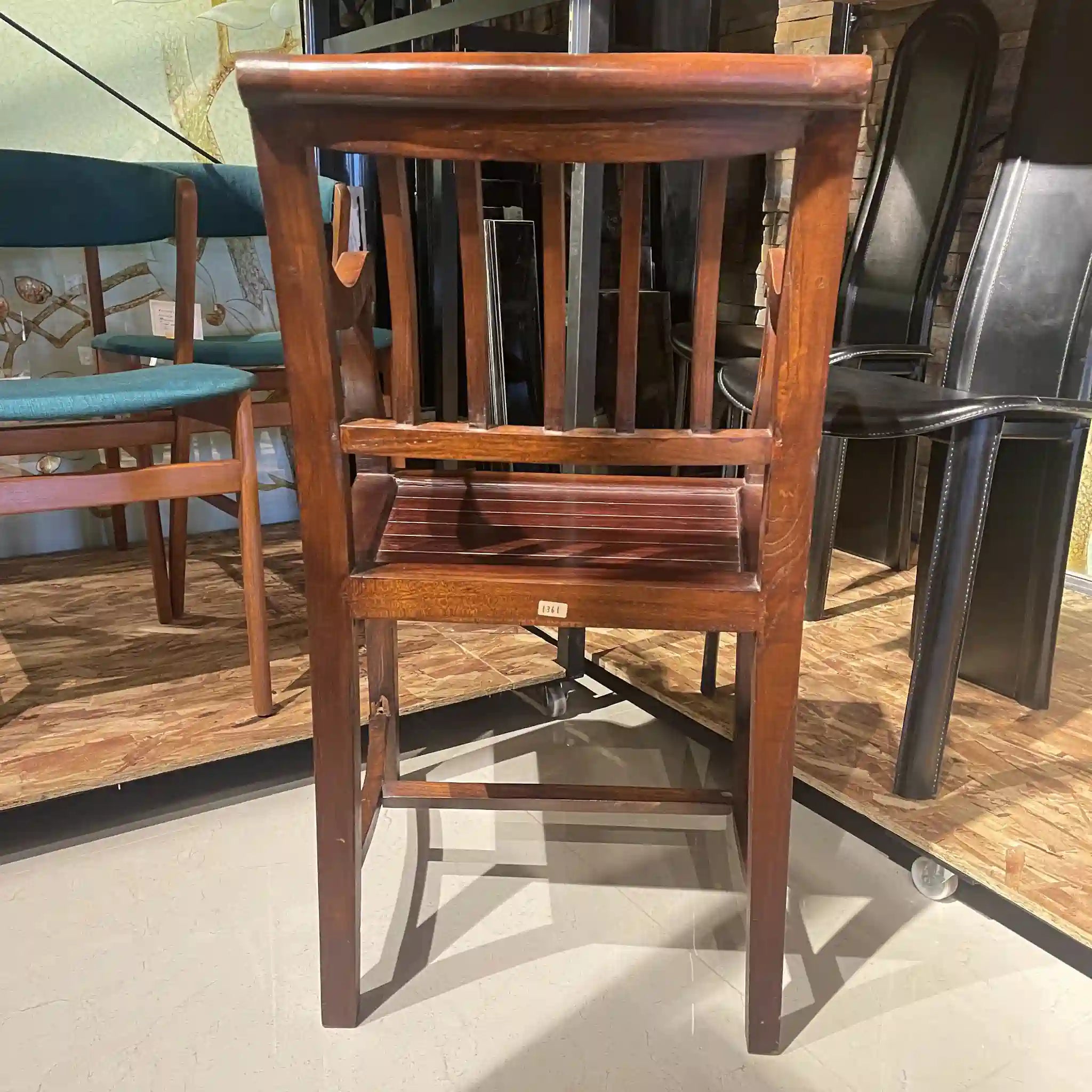 【アンティーク】 カーバーエルボーチェア / スクロールアーム / チーク材 / イギリス / イギリス直輸入