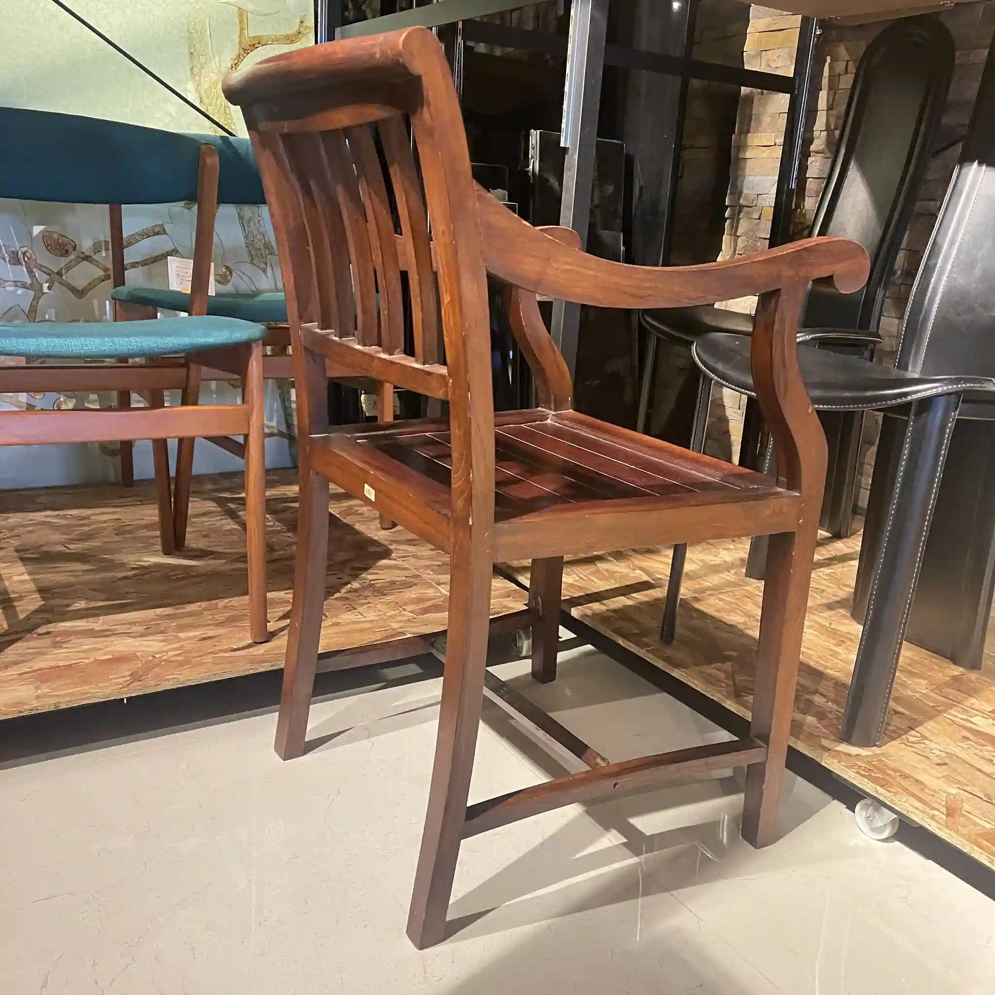 【アンティーク】 カーバーエルボーチェア / スクロールアーム / チーク材 / イギリス / イギリス直輸入