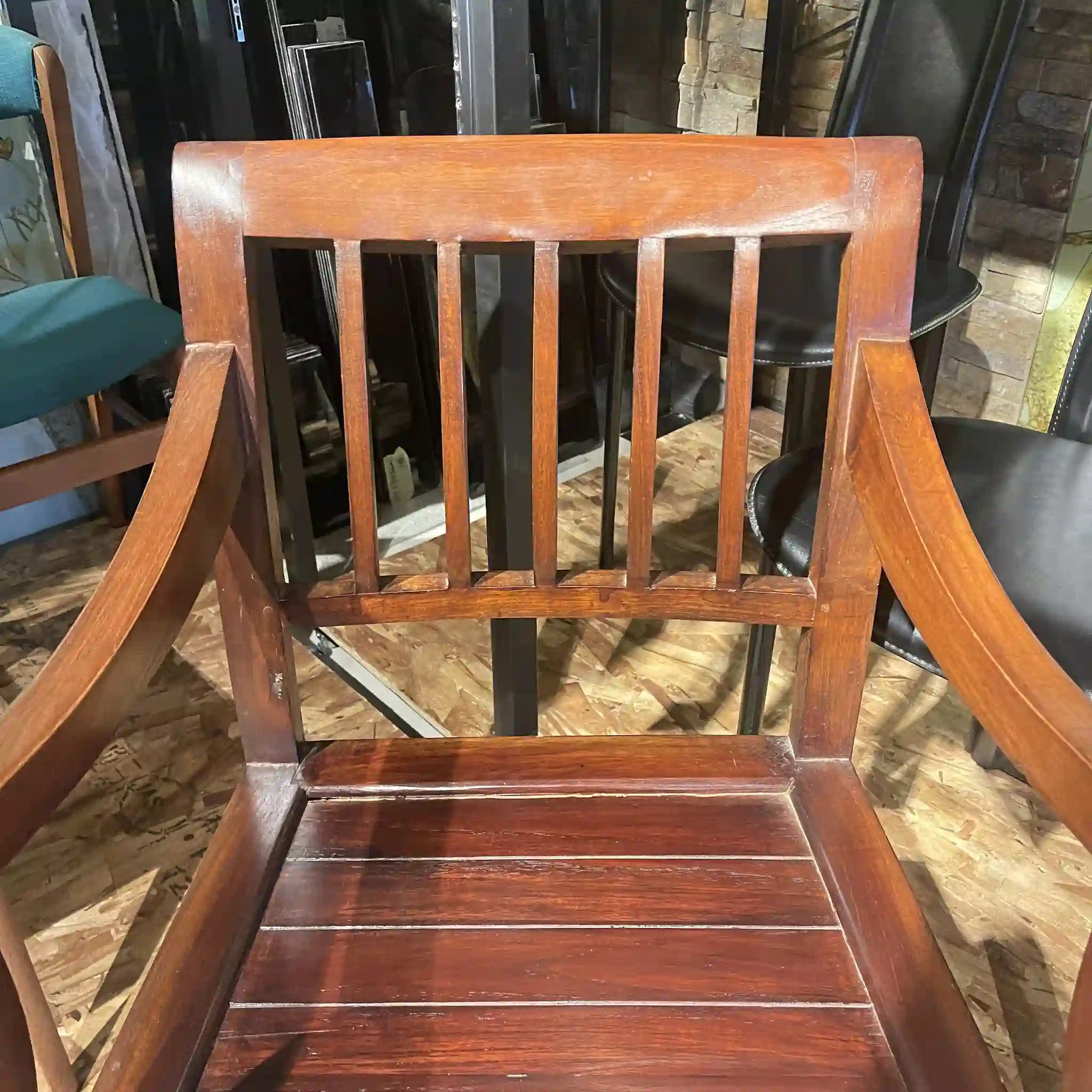 【アンティーク】 カーバーエルボーチェア / スクロールアーム / チーク材 / イギリス / イギリス直輸入