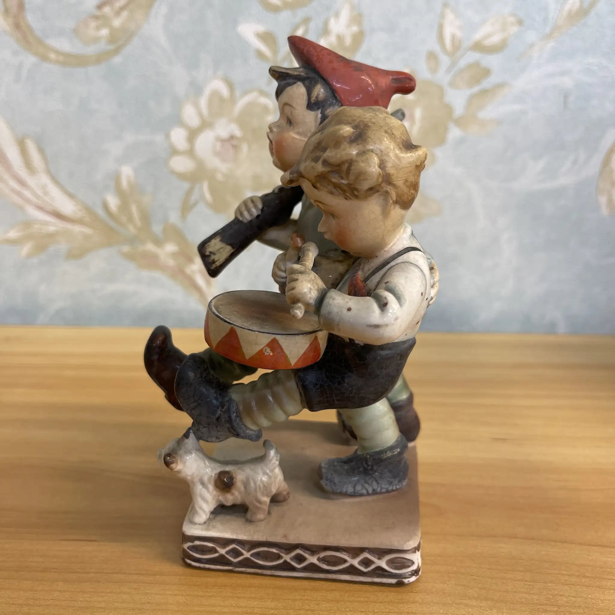 【ビンテージ】 フィギュリン(陶磁器人形)