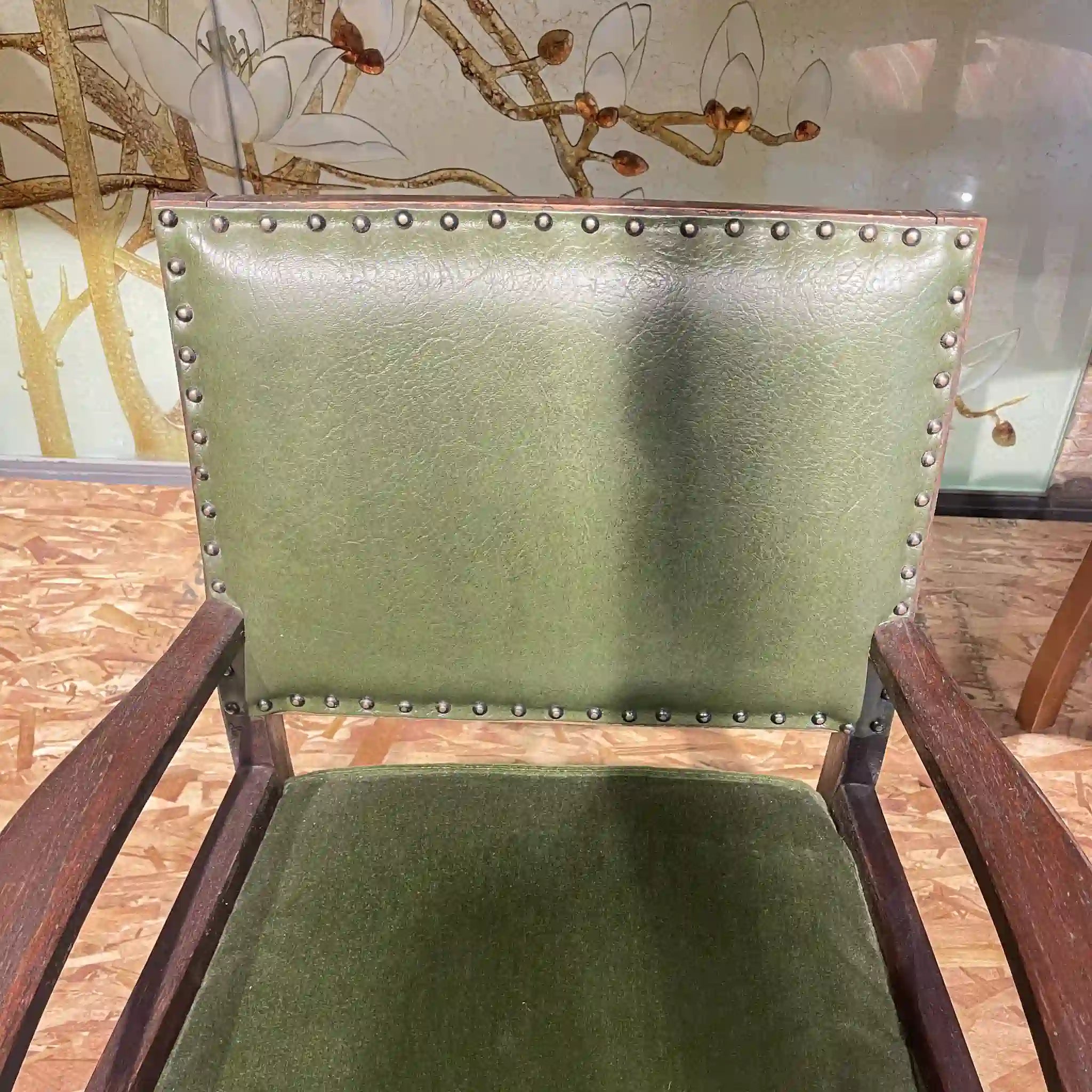 【アンティーク】 アンティーク ラウンジローチェア / イギリス