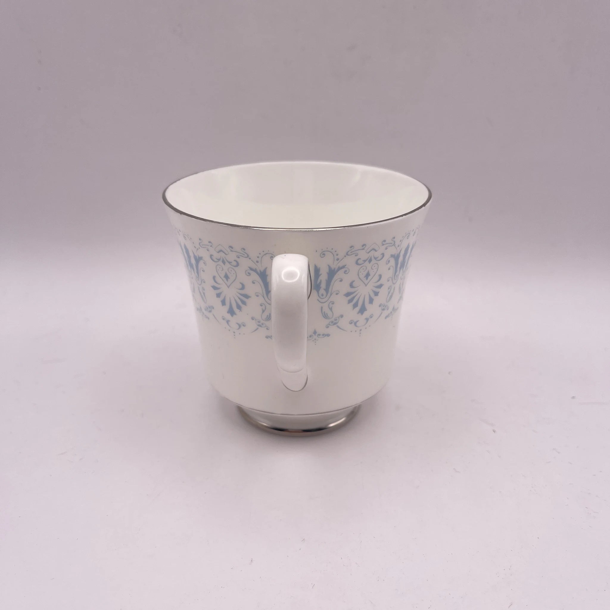 【アンティーク】 ティーカップ / Royal Chelsea(ロイヤル チェルシー) / Diadem / 1943年~1961年 / Bone China / イギリス