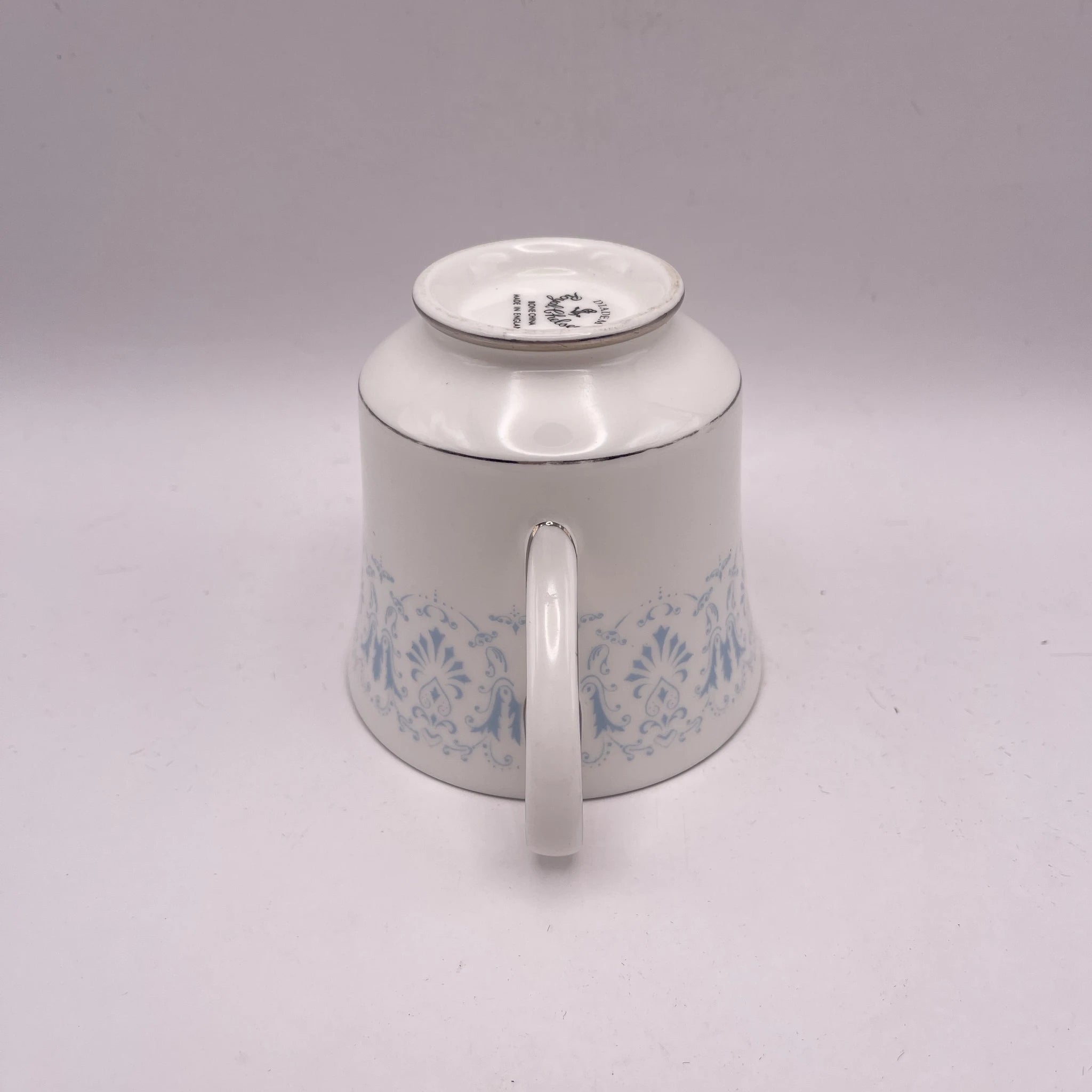 【アンティーク】 ティーカップ / Royal Chelsea(ロイヤル チェルシー) / Diadem / 1943年~1961年 / Bone China / イギリス