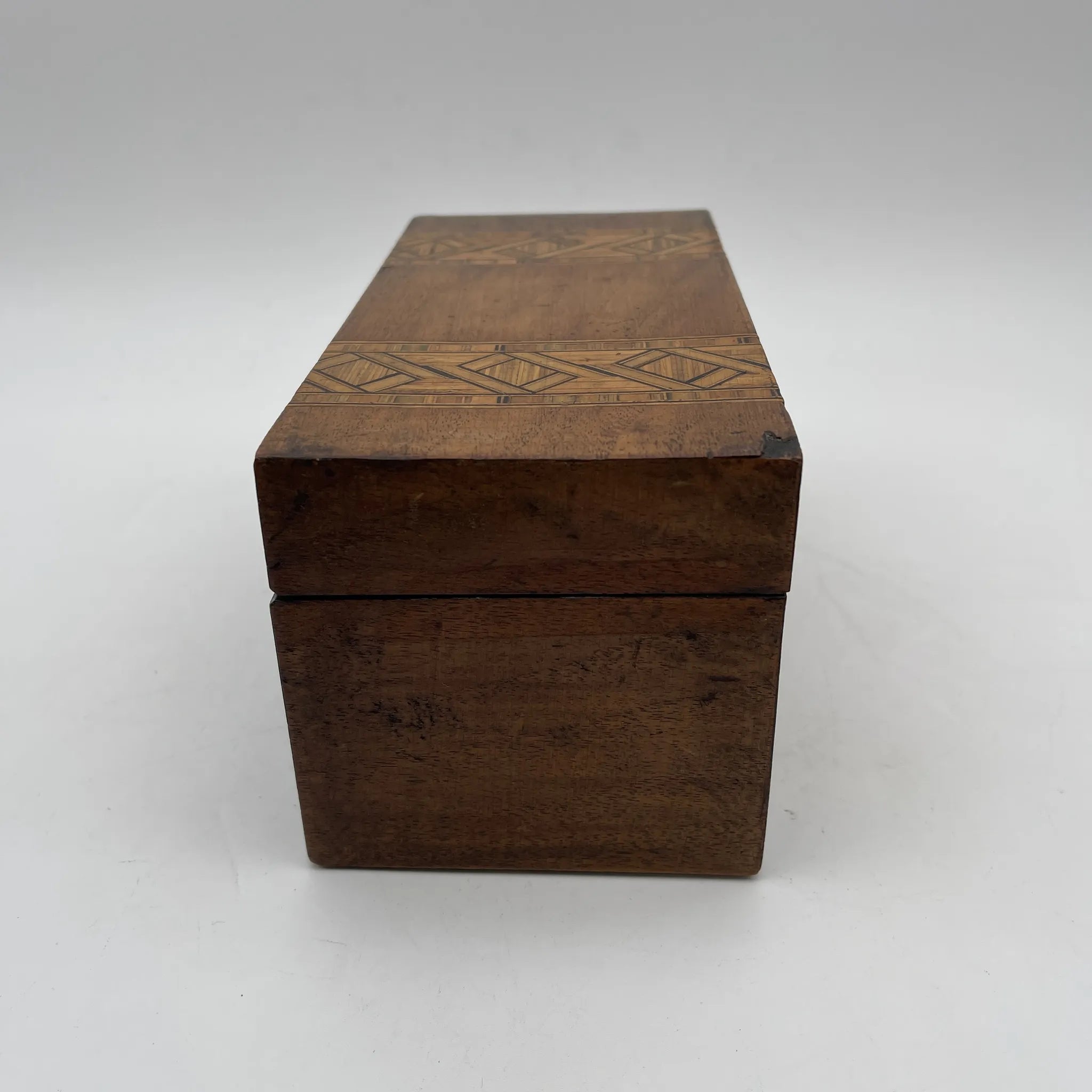 【アンティーク】 トリンケットボックス (小物入れ) / 推定1900前後 / ウォールナット材 / イギリス / パーケットリー