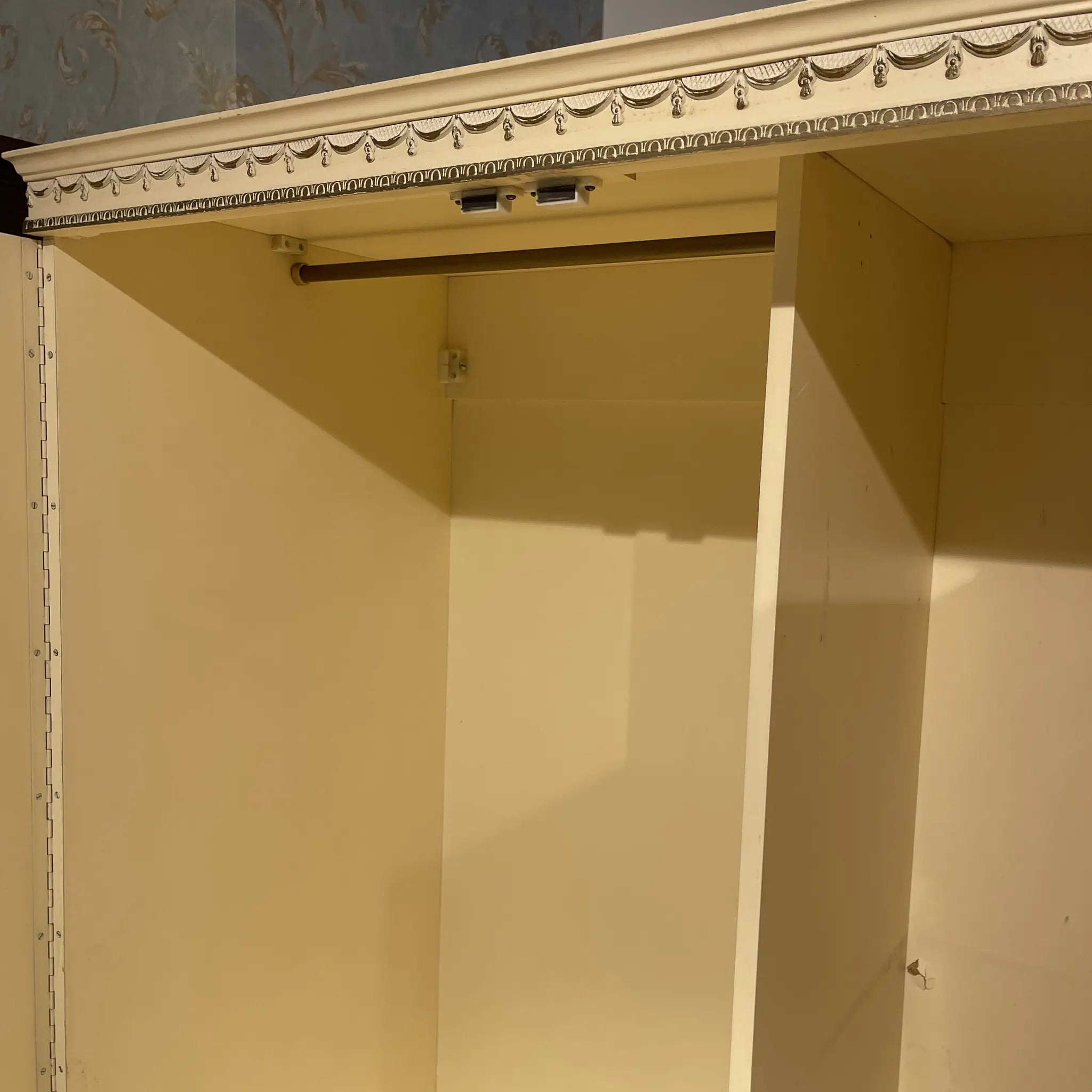 【アンティーク】 ワードローブチェスト / ロココ調 / 1970年 / イギリス直輸入