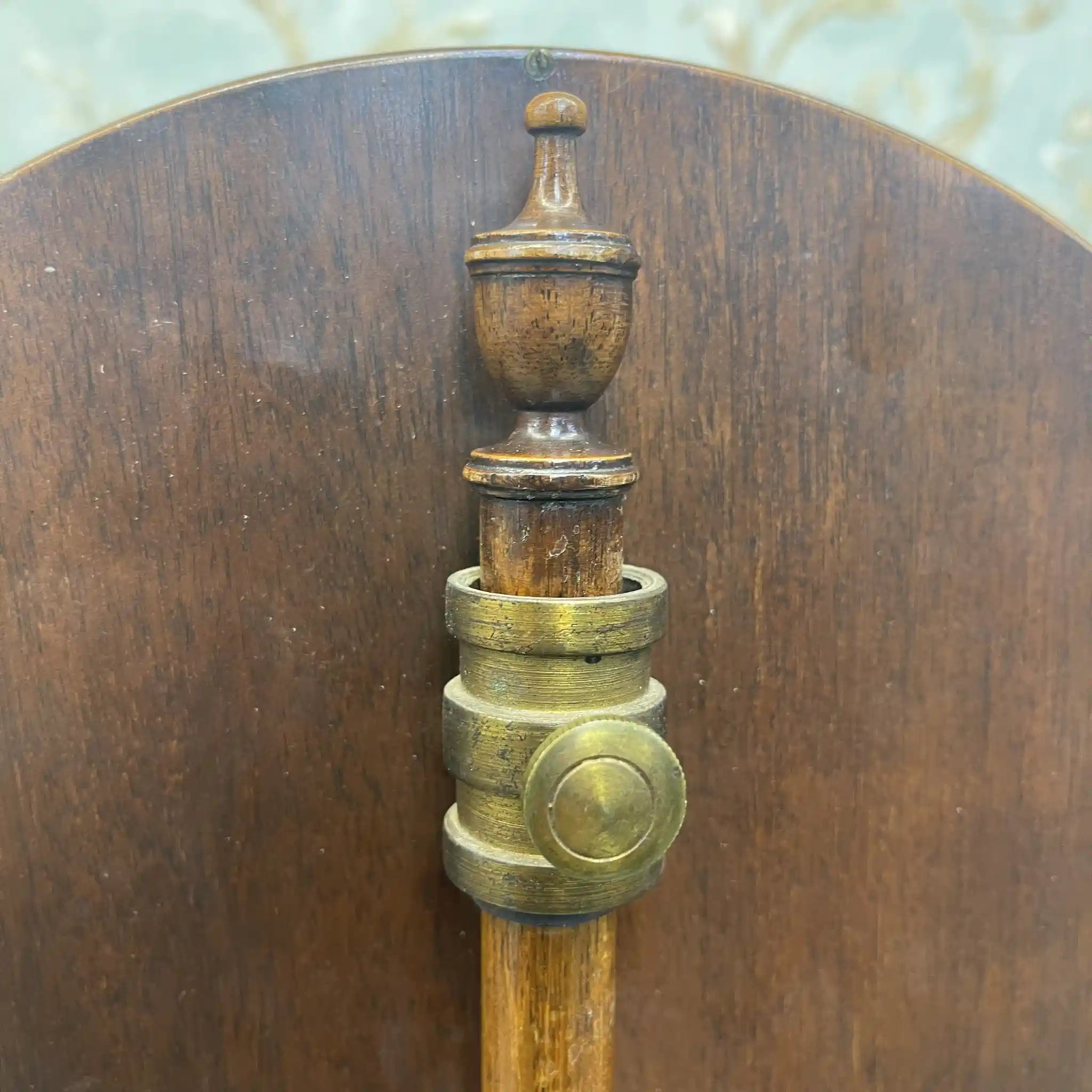 【アンティーク】 ポールスクリーン / 20世紀前後 / イギリス / トライポッド,ニードルポイント,旋盤細工