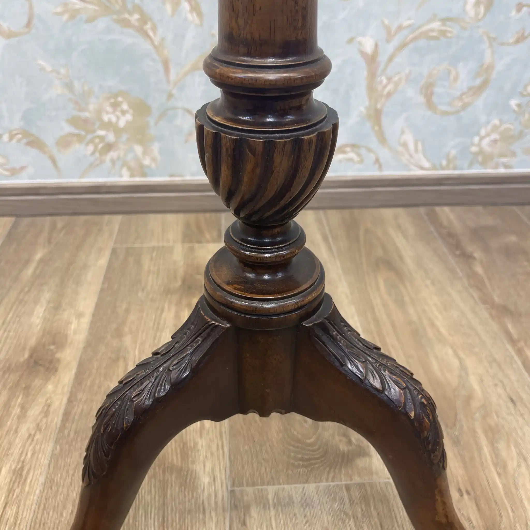 【アンティーク】 ポールスクリーン / 20世紀前後 / イギリス / トライポッド,ニードルポイント,旋盤細工