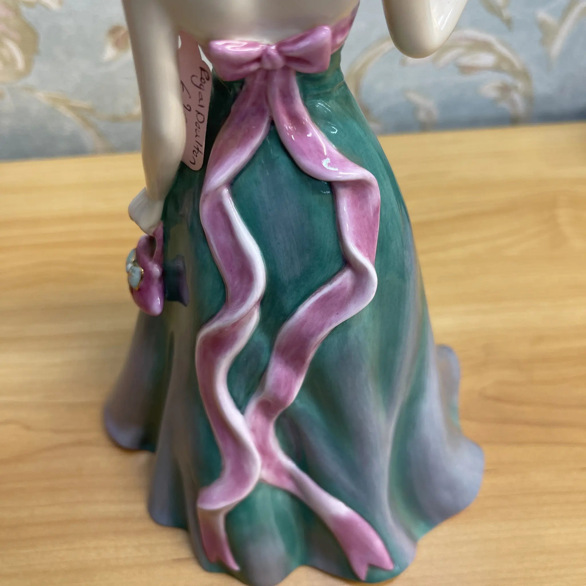 【リユース】 フィギュリン (陶磁器人形) / Royal Doulton / Jessica / 2000s / Bone China / イギリス / Tim Mason, ハンドペイント