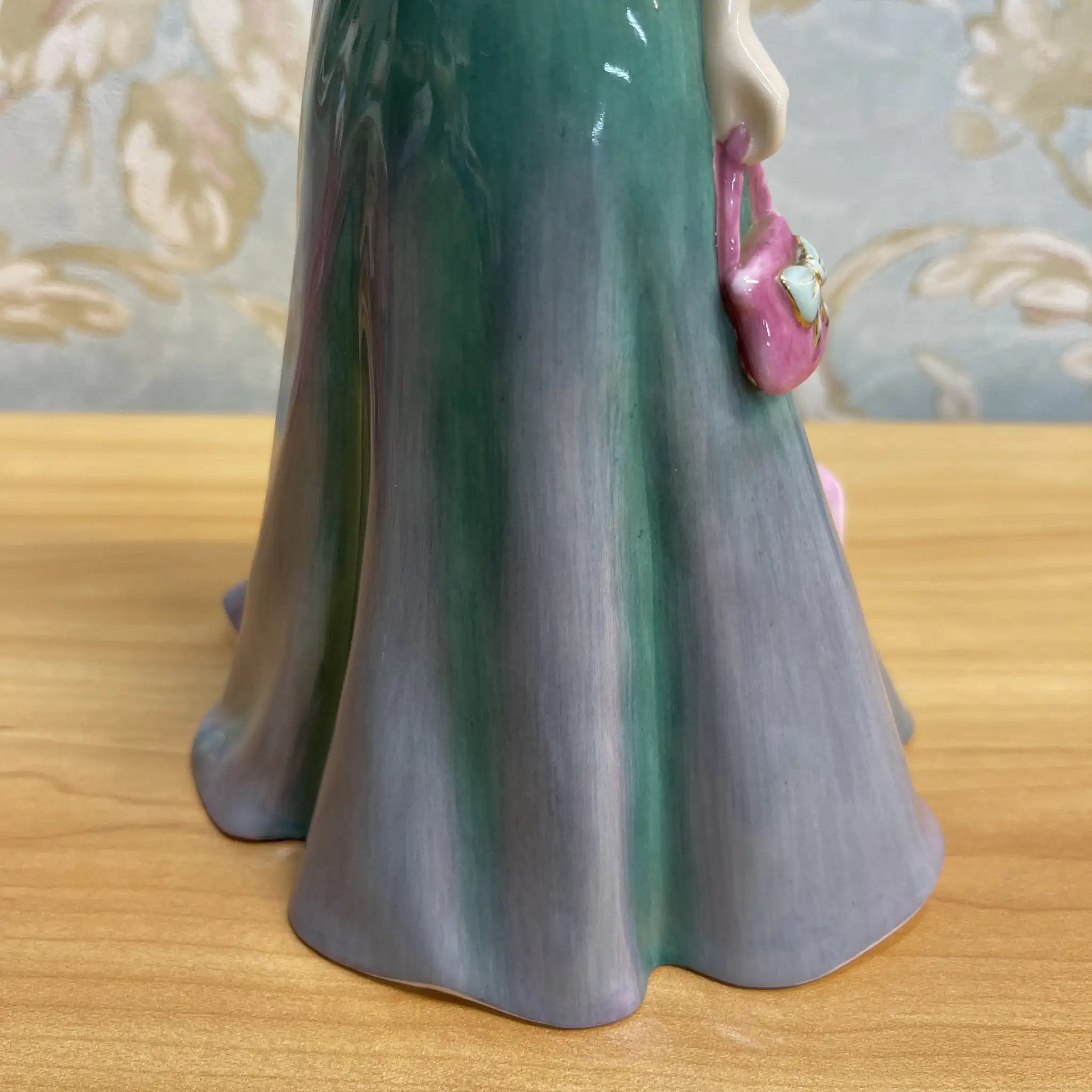 【リユース】 フィギュリン (陶磁器人形) / Royal Doulton / Jessica / 2000s / Bone China / イギリス / Tim Mason, ハンドペイント