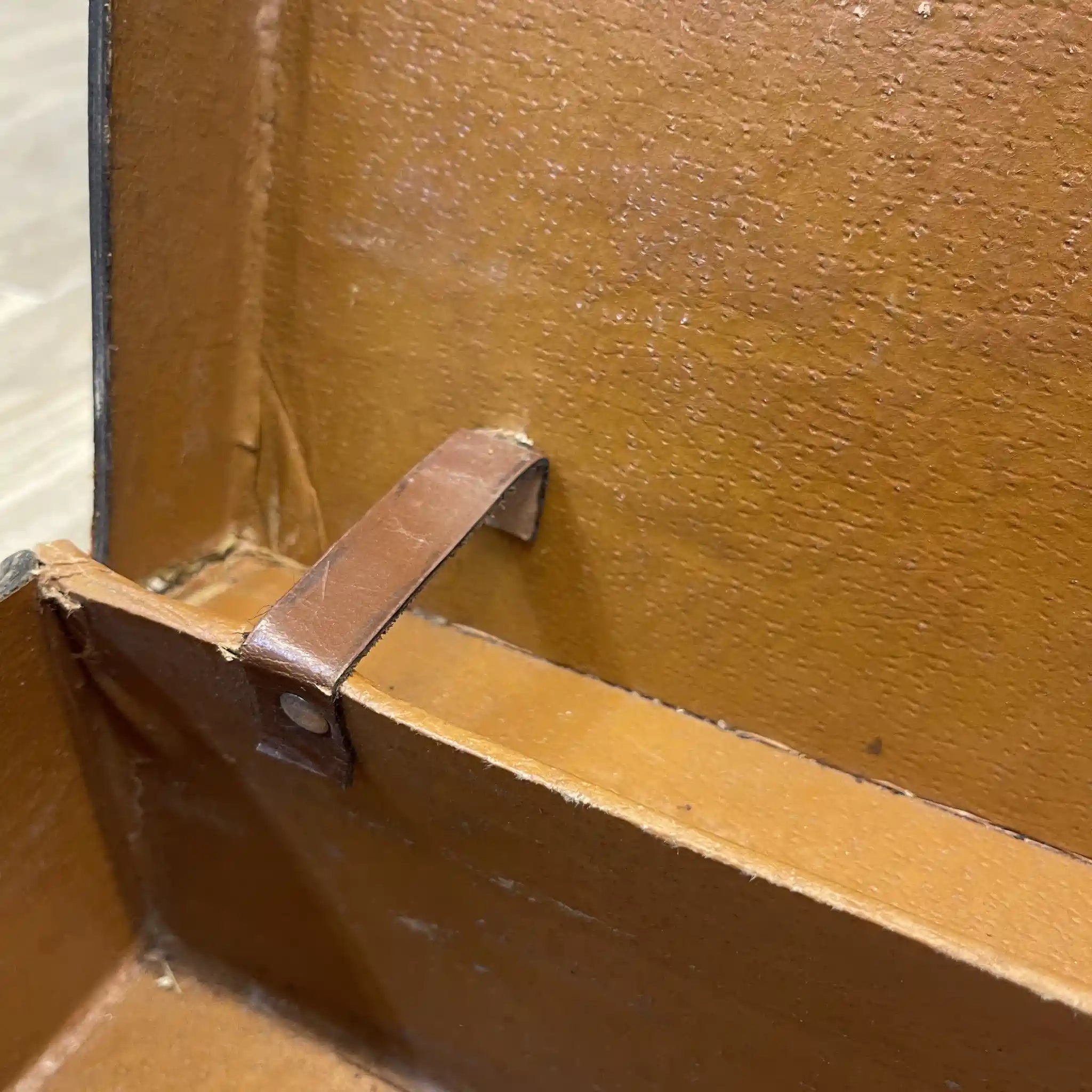 【アンティーク】 トランク(スーツケース) / 本革 / イギリス