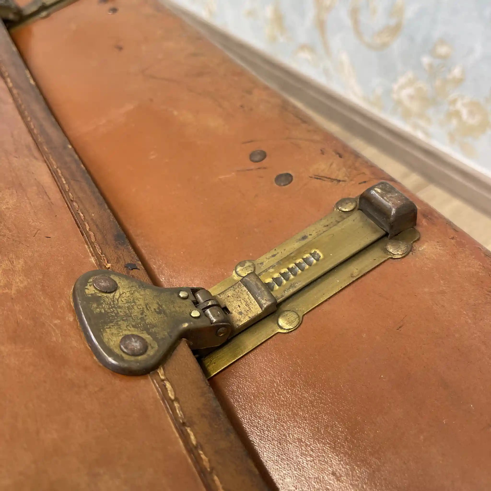 【アンティーク】 トランク(スーツケース) / 本革 / イギリス