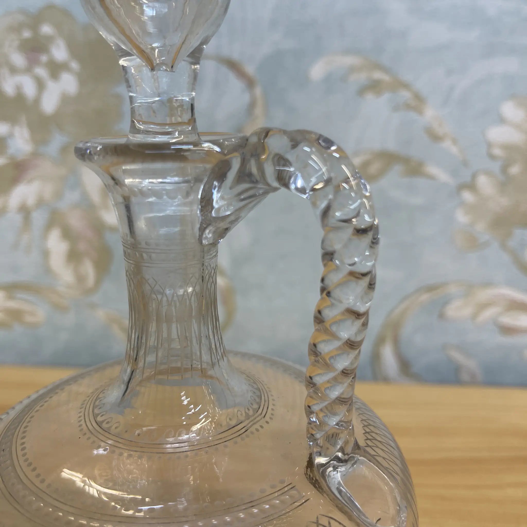 【アンティーク】 デキャンタ / 推定1900前後 / クリスタルガラス / ヨーロッパ / エッチング, ツイストハンドル