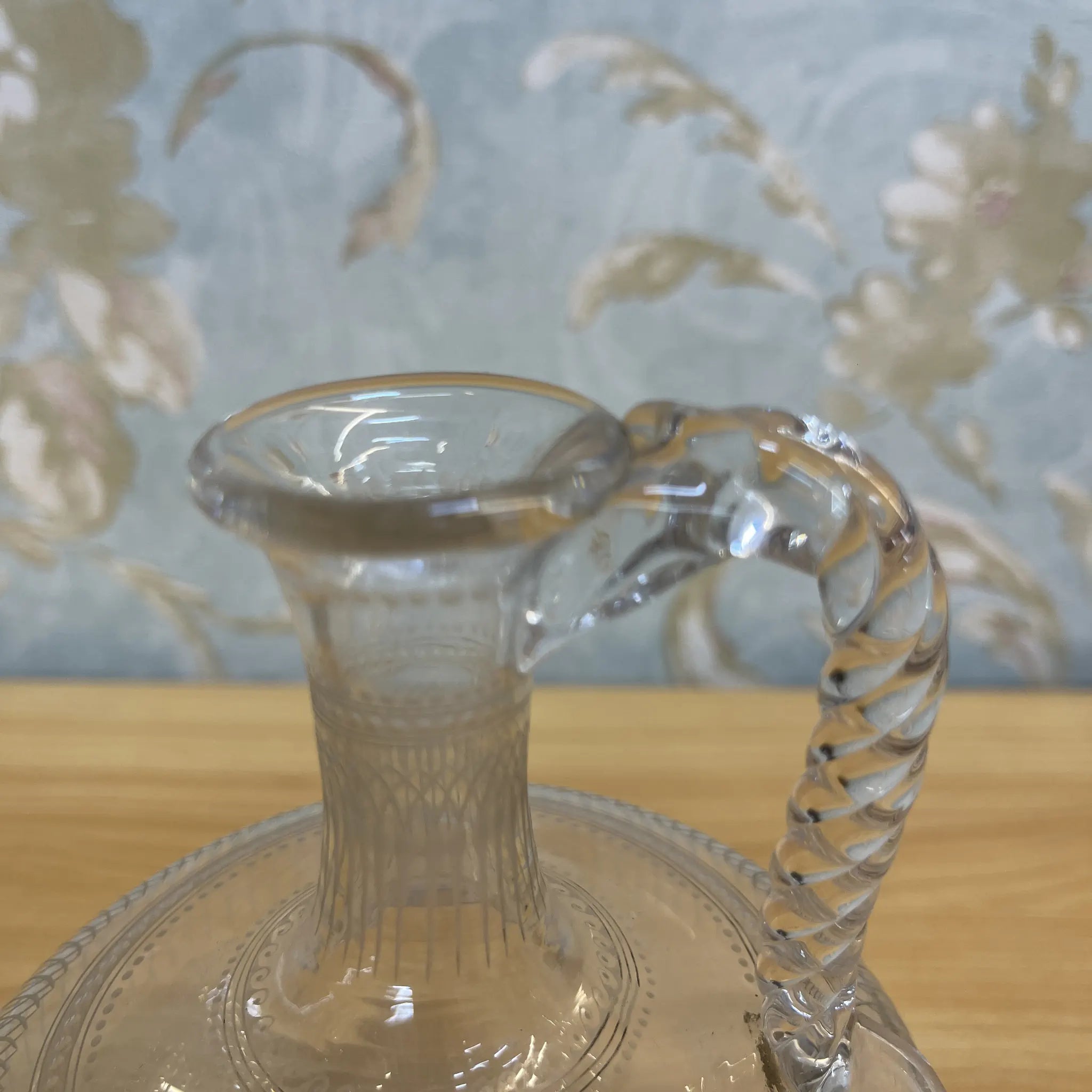 【アンティーク】 デキャンタ / 推定1900前後 / クリスタルガラス / ヨーロッパ / エッチング, ツイストハンドル