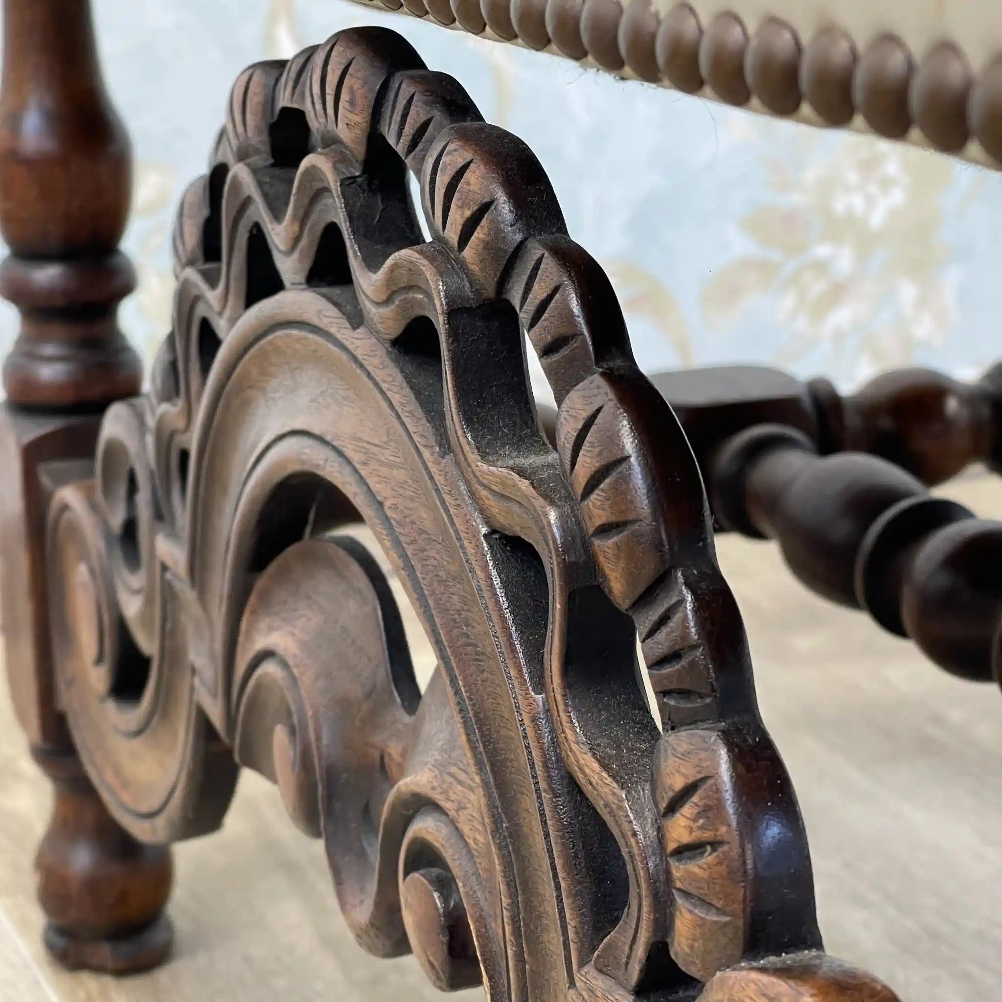 【アンティーク】 ハイバックチェア / 推定20C初頭 / ウォールナット材 / フランス / バラスター, スクロール, 透かし彫り