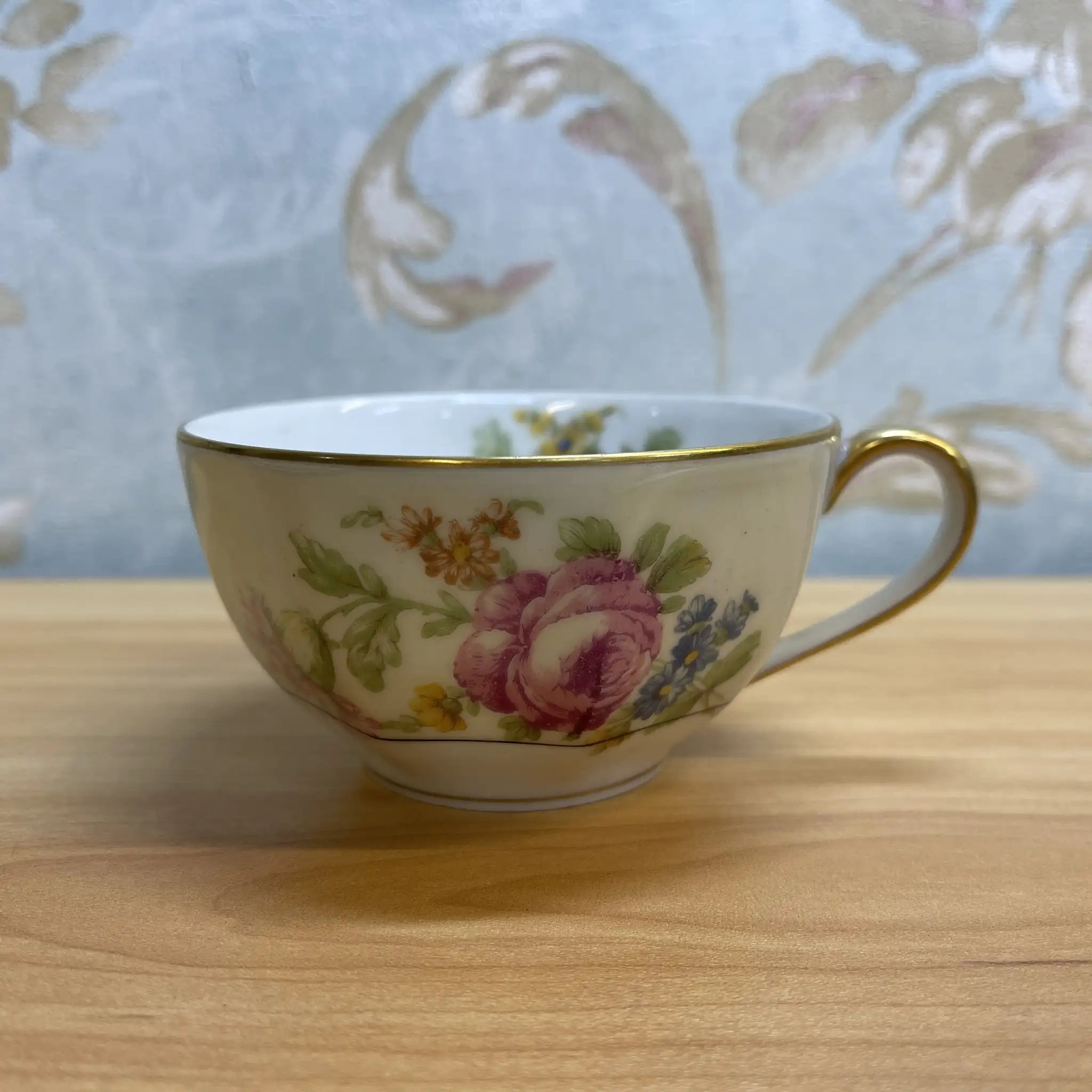 【アンティーク】 ティーカップ&ソーサー2P / Theodore Haviland (セオドア・アビランド) / Nosegay / 推定20C前中期 / 磁器 / フランス / ブーケ, 金彩