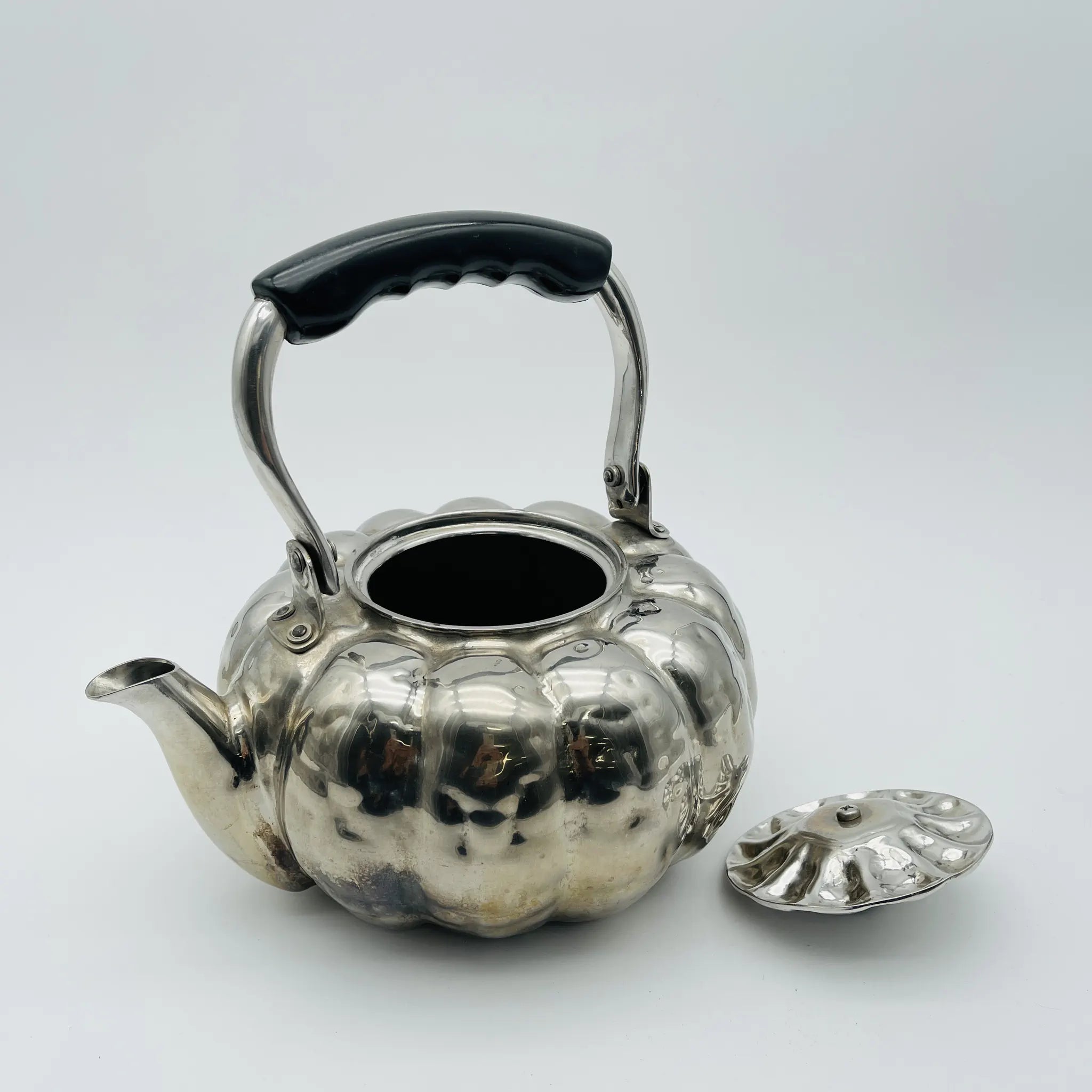 Vintage pumpkin-shaped vase / Minagawado / Japan / Silver finish