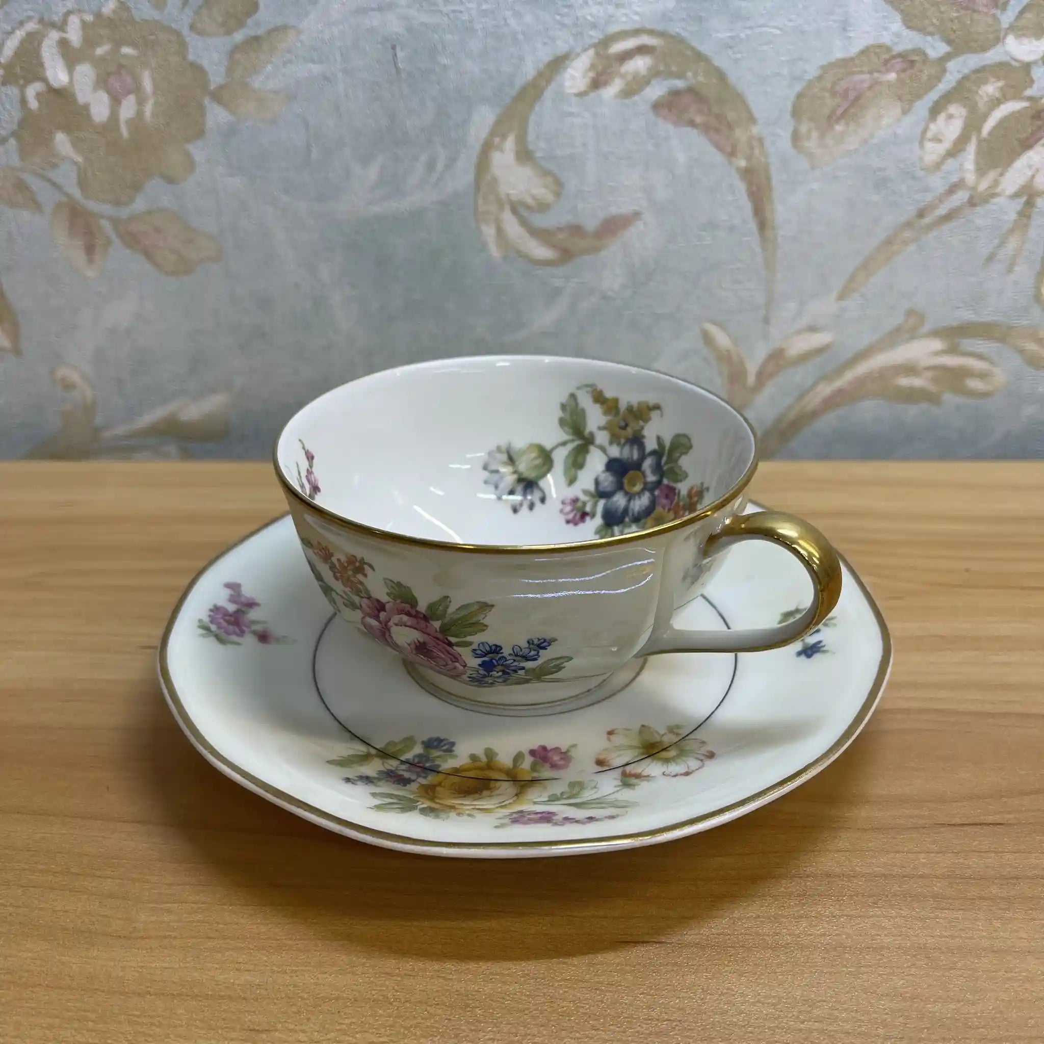 【アンティーク】 トリオ (ティーカップ&ソーサー+デザートプレート) 2P / Theodore Haviland (セオドア・アビランド) / Nosegay / 推定20C前中期 / 磁器 / フランス / ブーケ, 金彩