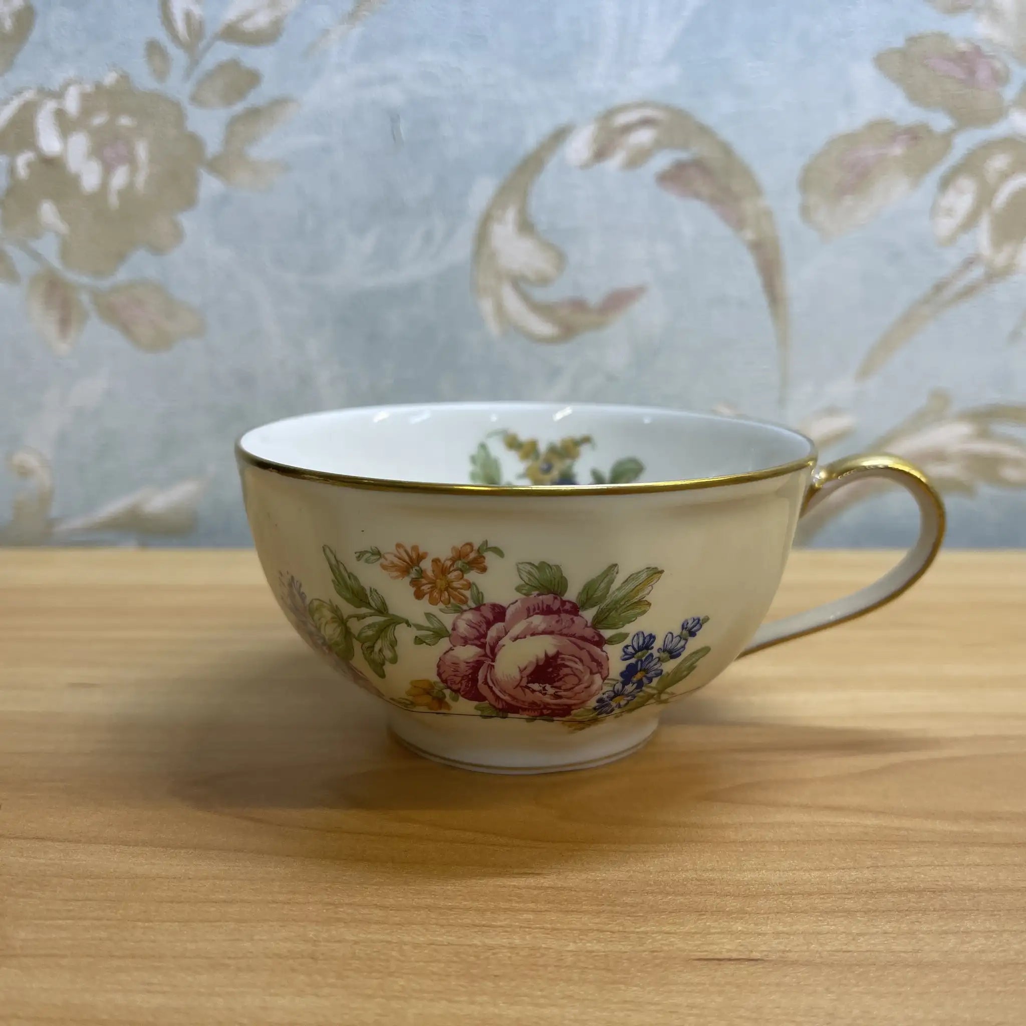 【アンティーク】 トリオ (ティーカップ&ソーサー+デザートプレート) 2P / Theodore Haviland (セオドア・アビランド) / Nosegay / 推定20C前中期 / 磁器 / フランス / ブーケ, 金彩