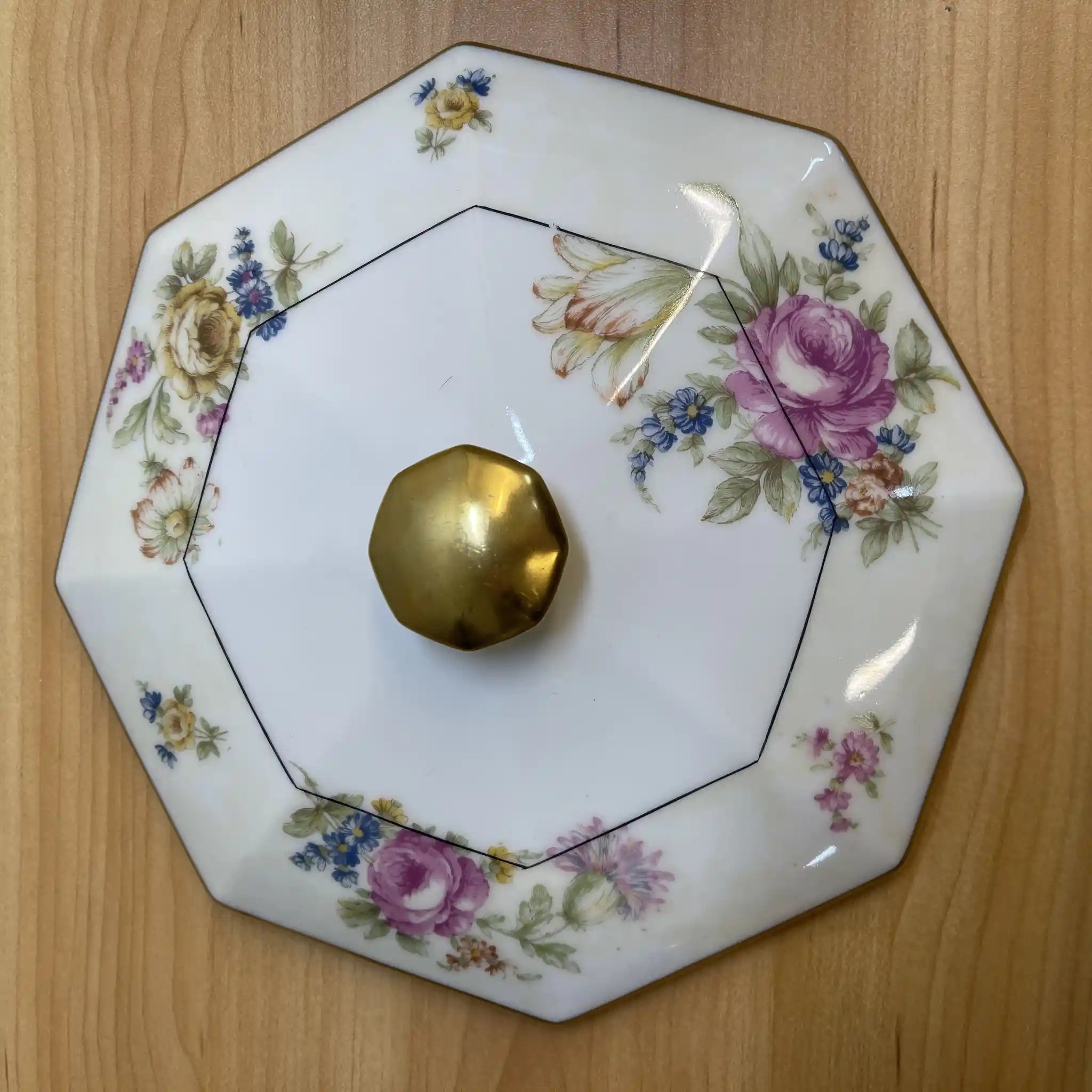 【アンティーク】 蓋付きベジタブルディッシュ (チュリーン) / Theodore Haviland (セオドア・アビランド) / Nosegay / 推定20C前中期 / 磁器 / フランス / ブーケ, 金彩, 八角形