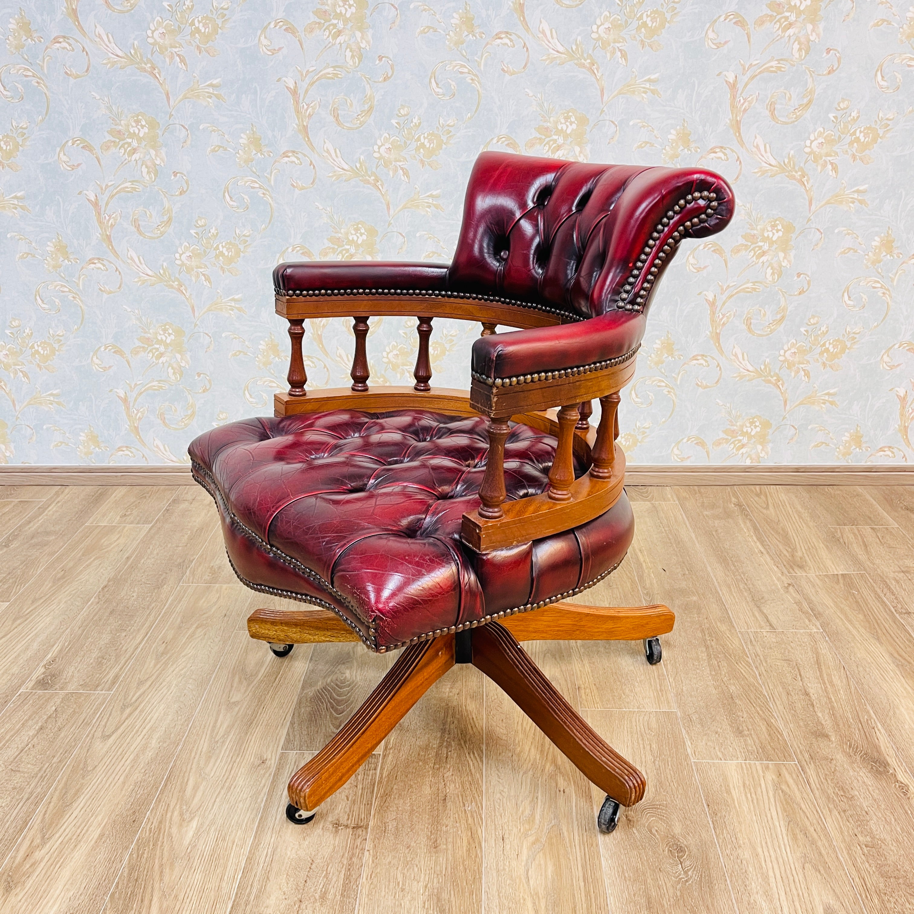 Antique Chesterfield Doctor's Chair / UK / Leather tear repaired