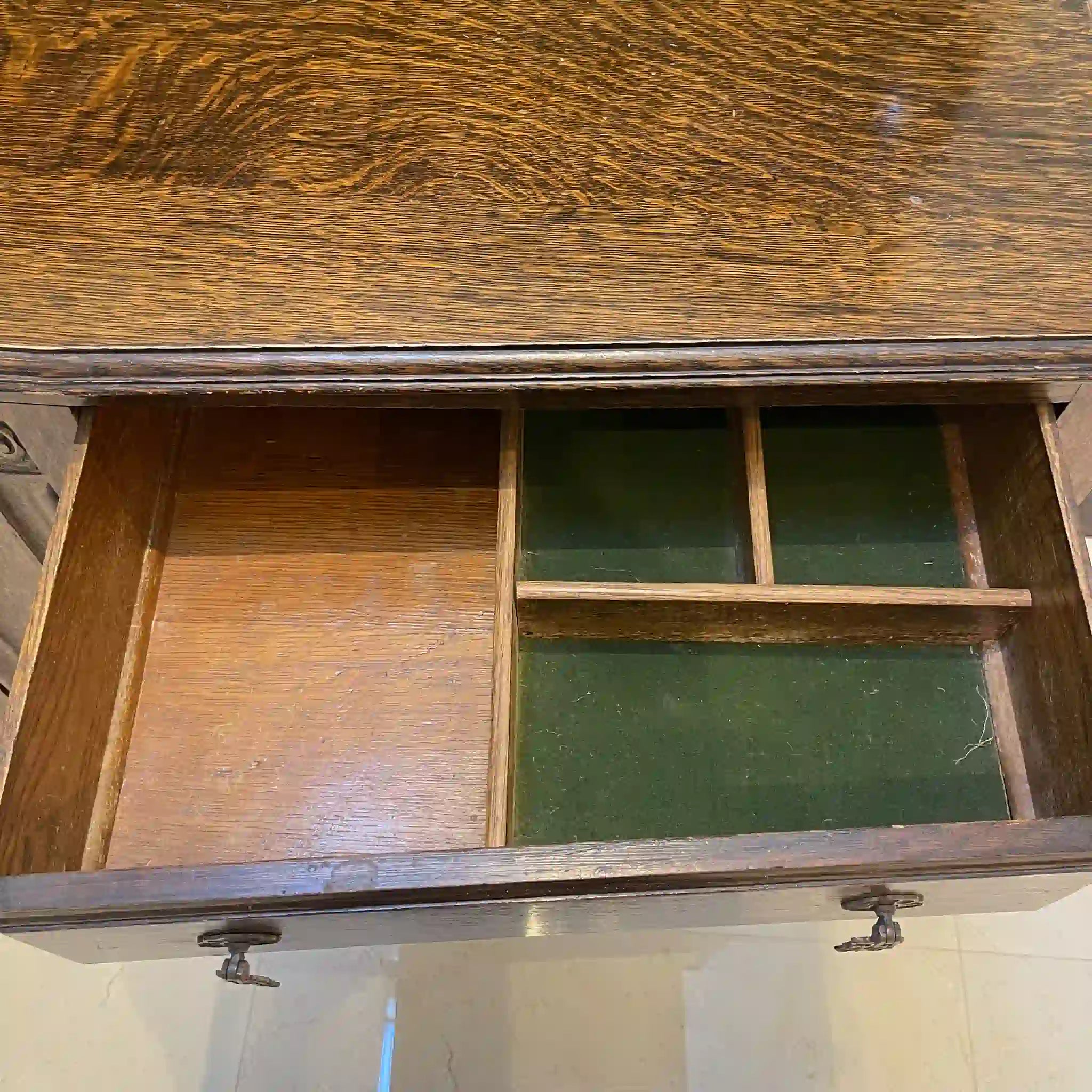 古董餐邊櫃 / 波旁腿 / 橡木 / 英國