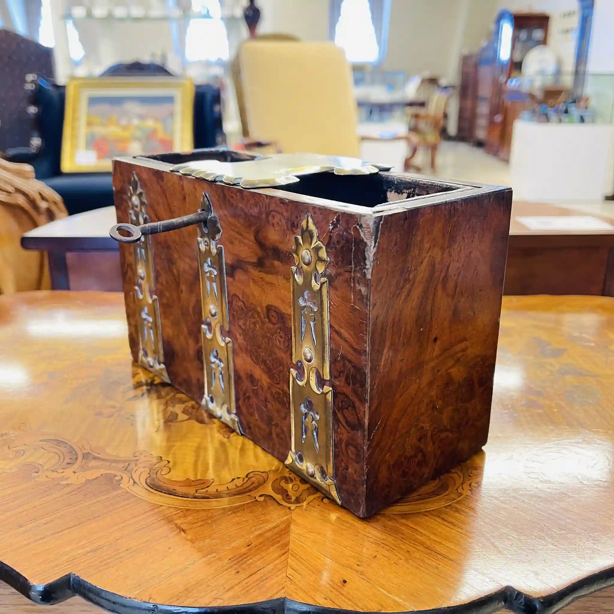 【アンティーク】 木製ドリンクボックス / 鍵付き,イギリス直輸入