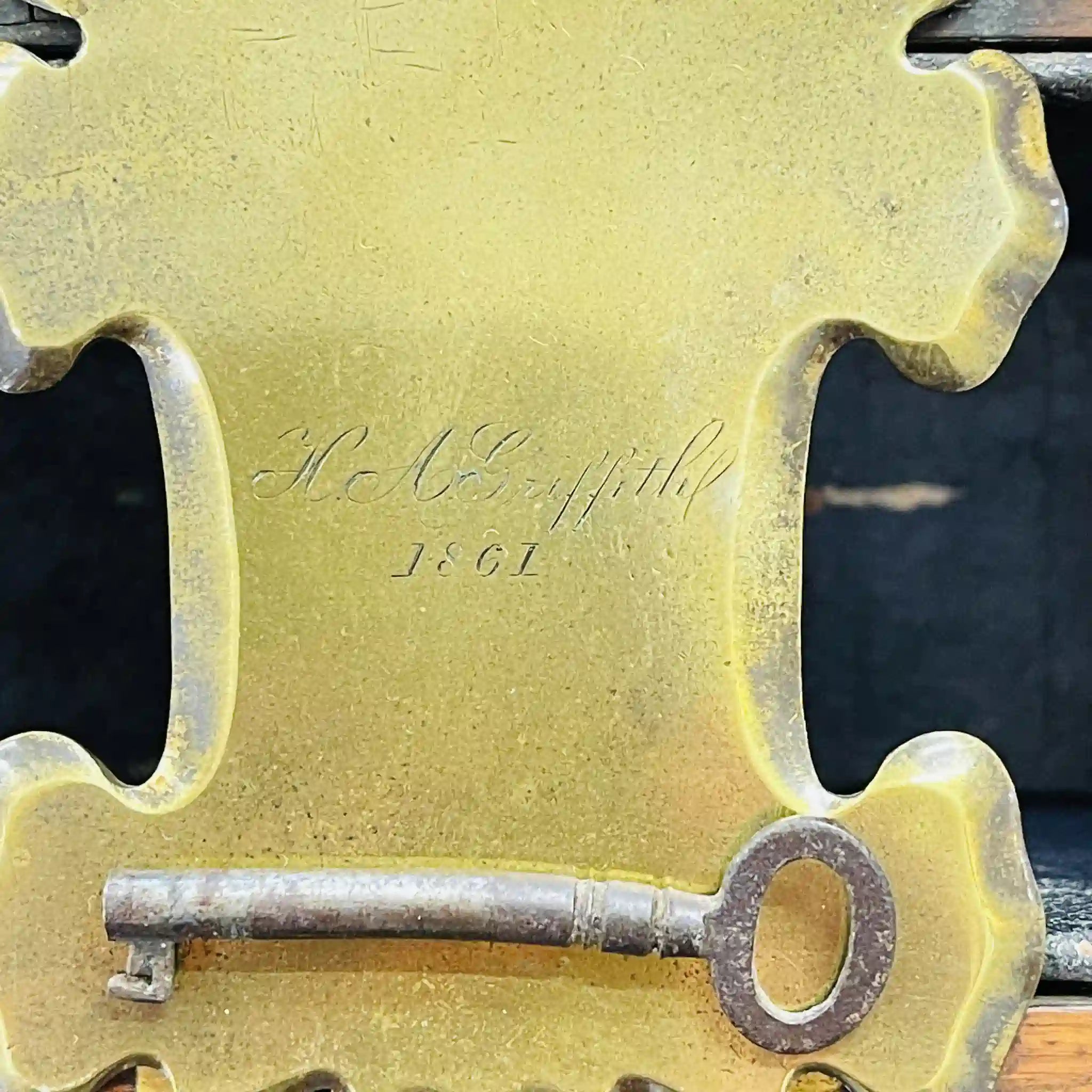 【アンティーク】 木製ドリンクボックス / 鍵付き,イギリス直輸入