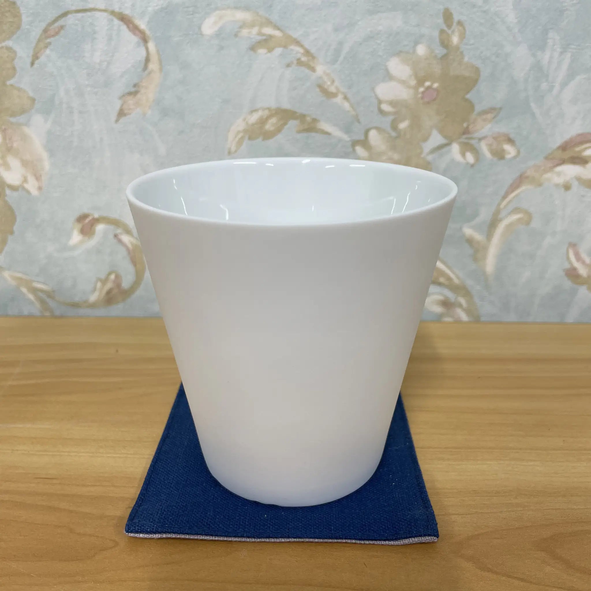 【リユース】 カップ / WDH / 磁器 / 日本 / 箱あり, エンボス, 桜