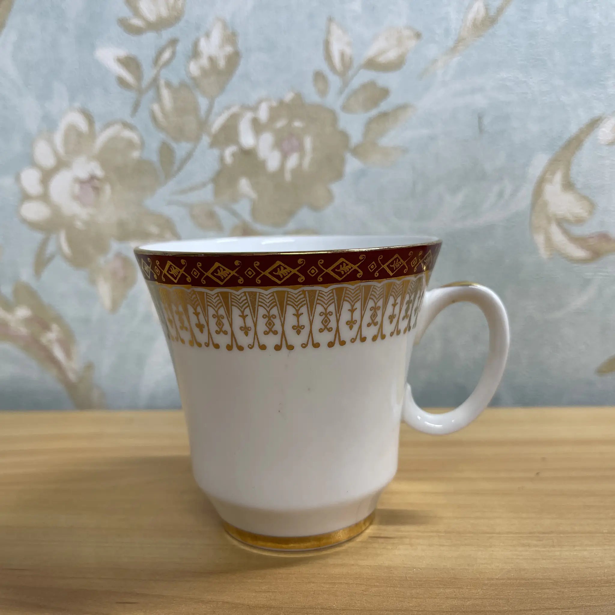 【复古】三重奏(c&s +甜点盘)2p / Royal Grafton / Majestic /估计20c中期/ Fine Bone China /英国/金彩